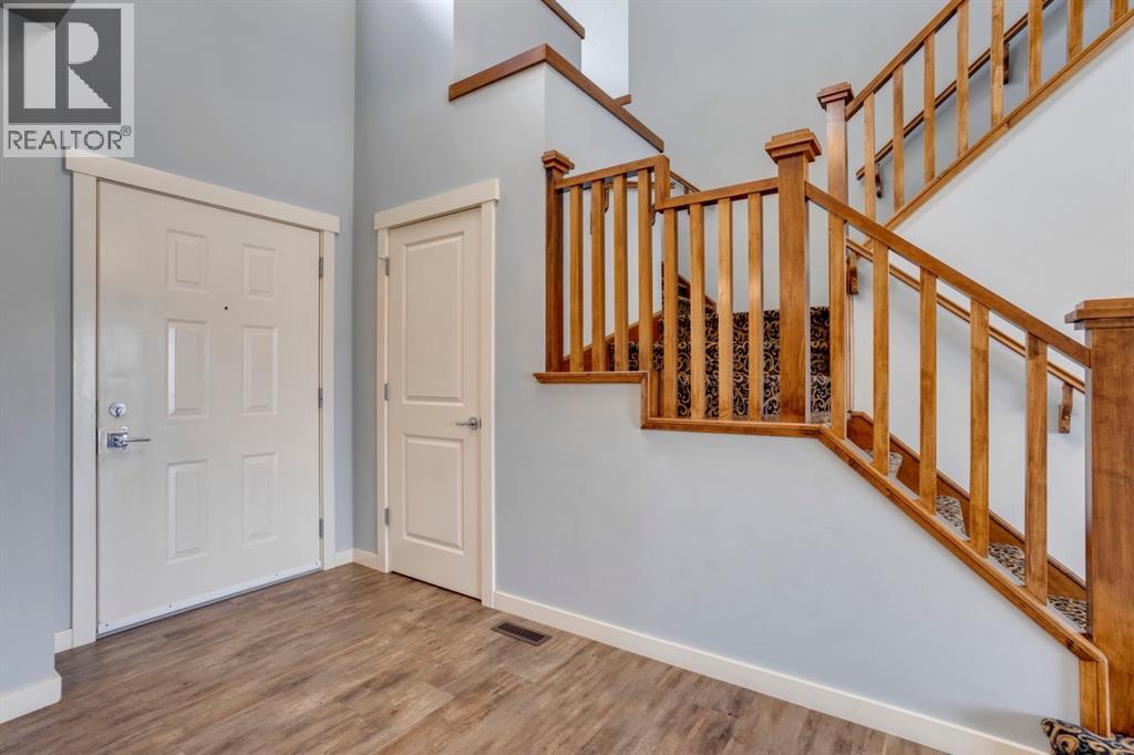 461 Discovery Ridge Boulevard Sw, Calgary, Alberta  T3H 5X6 - Photo 2 - A2276202