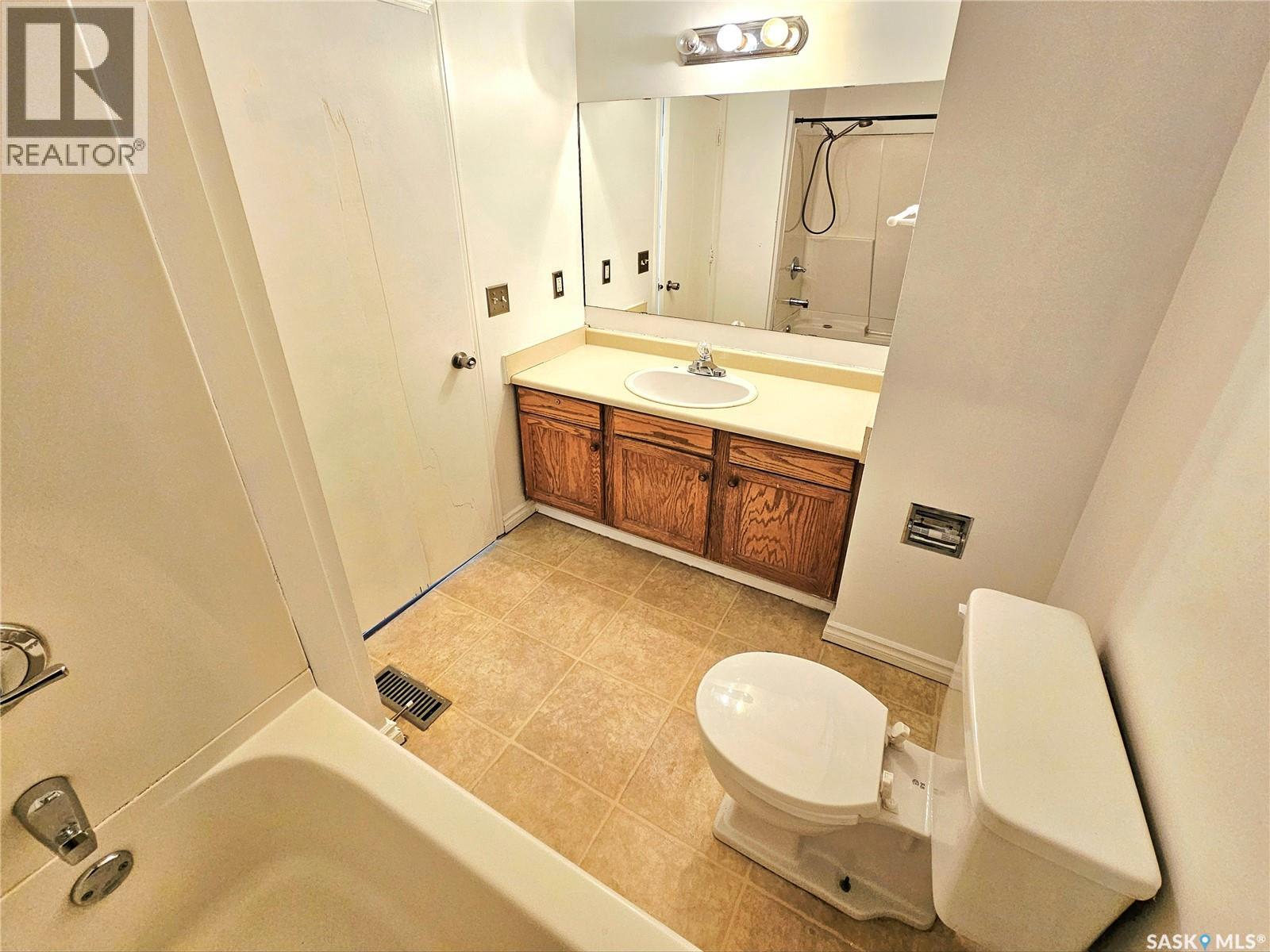 242 - 244 Wakabayashi Way, Saskatoon, Saskatchewan  S7K 7M3 - Photo 10 - SK027721