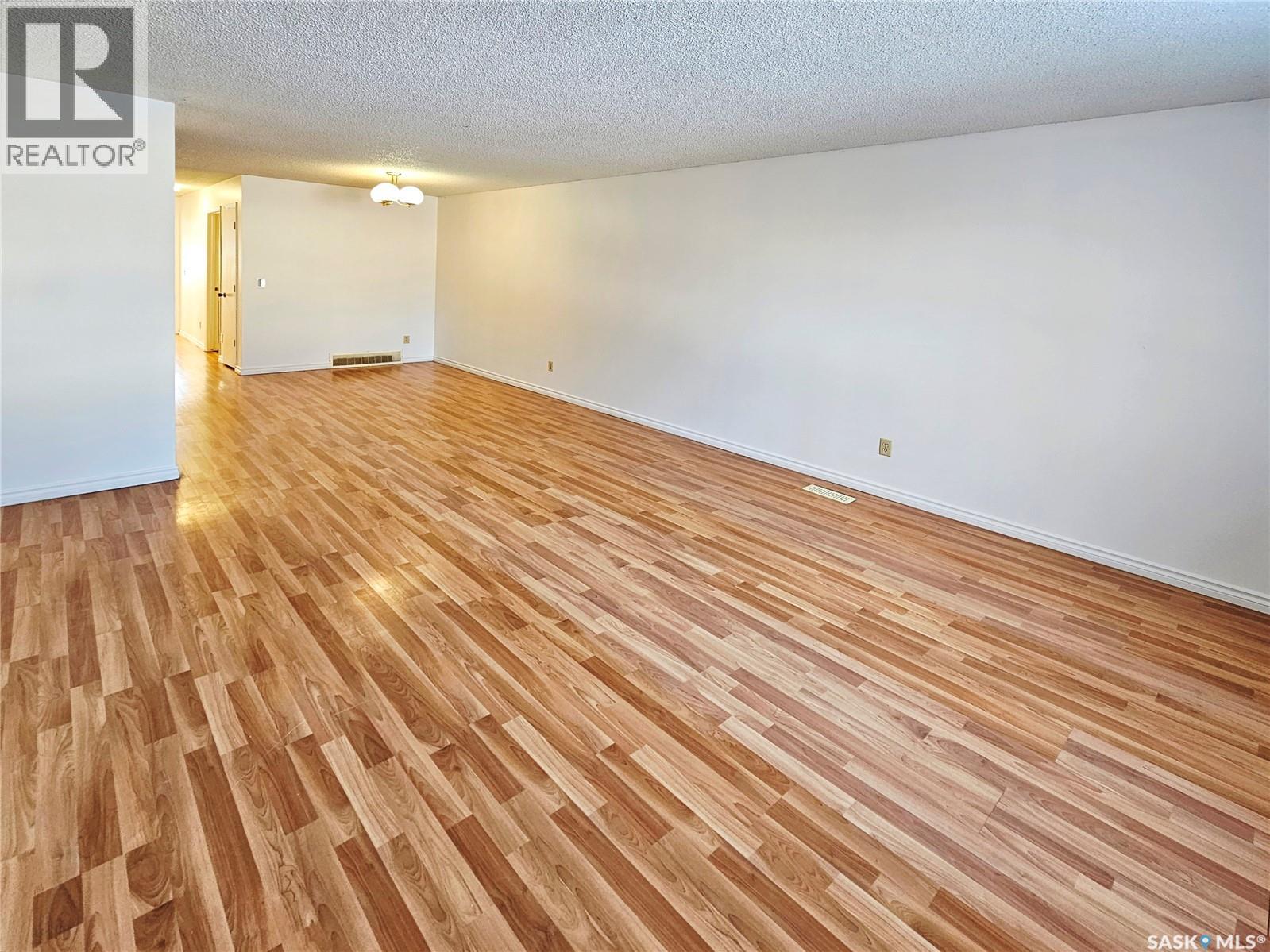 242 - 244 Wakabayashi Way, Saskatoon, Saskatchewan  S7K 7M3 - Photo 4 - SK027721