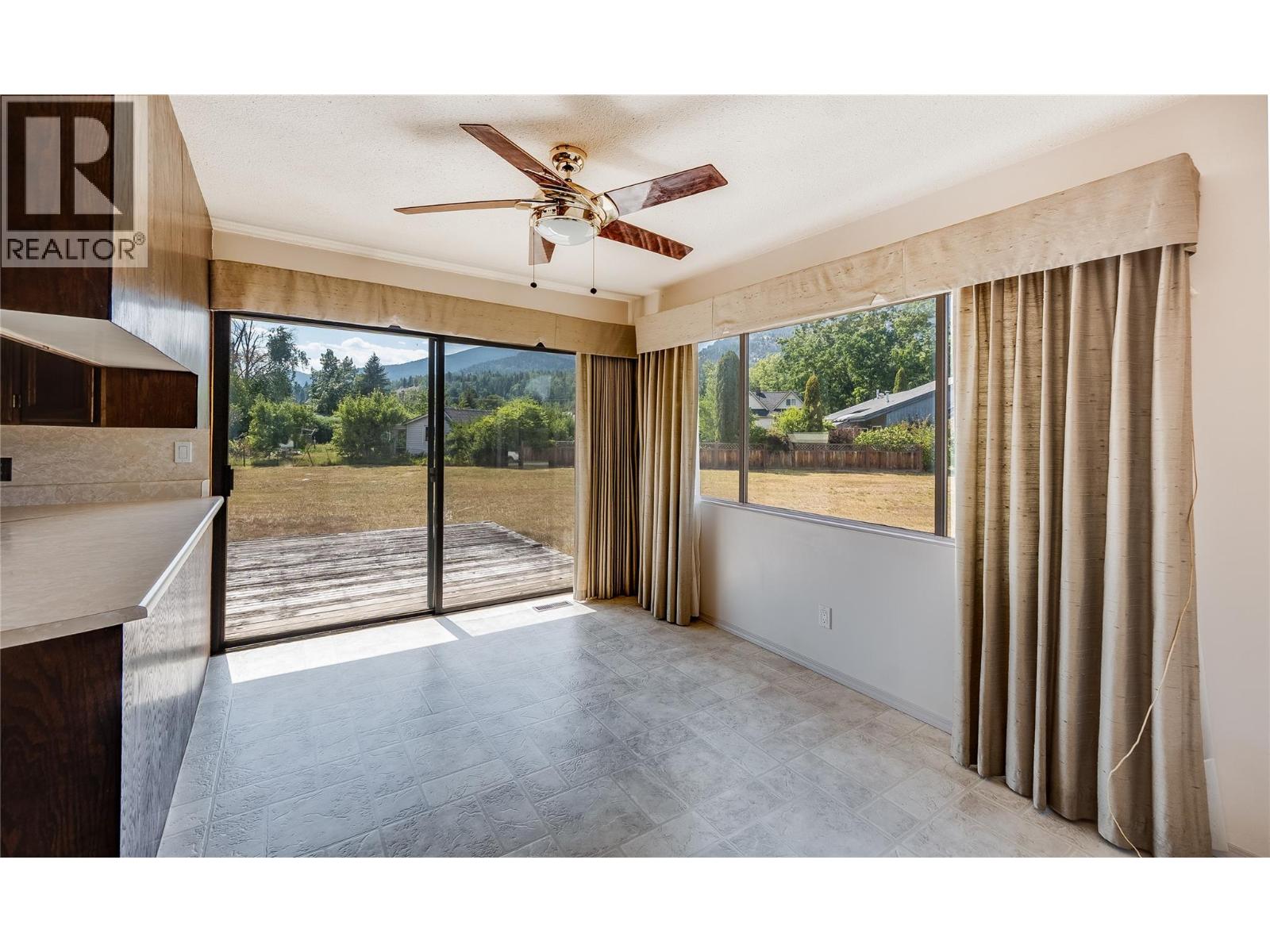 412 104th Street, Castlegar, British Columbia V1N 3G5 - Photo 15 - 10374466