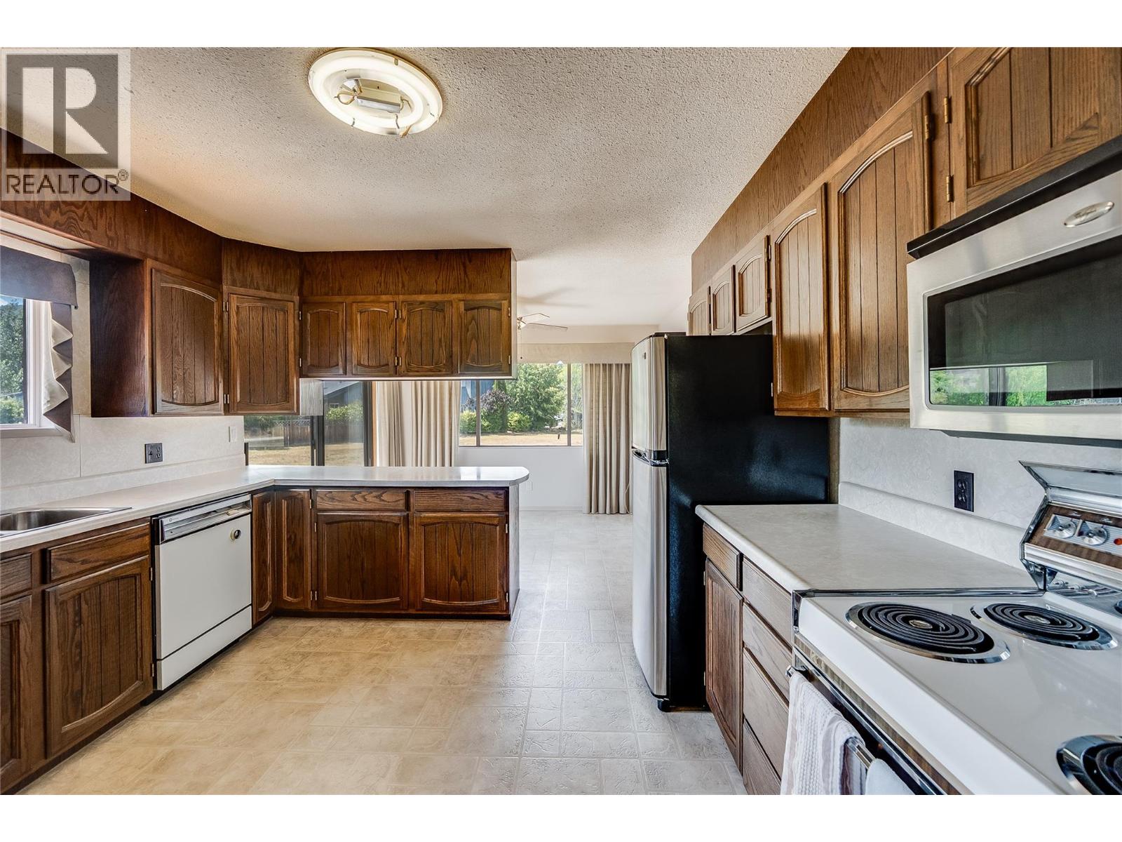 412 104th Street, Castlegar, British Columbia V1N 3G5 - Photo 13 - 10374466