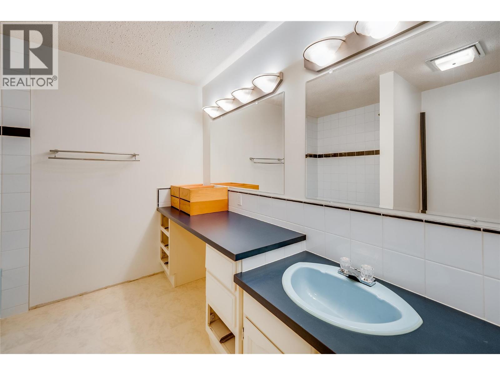 412 104th Street, Castlegar, British Columbia V1N 3G5 - Photo 28 - 10374466