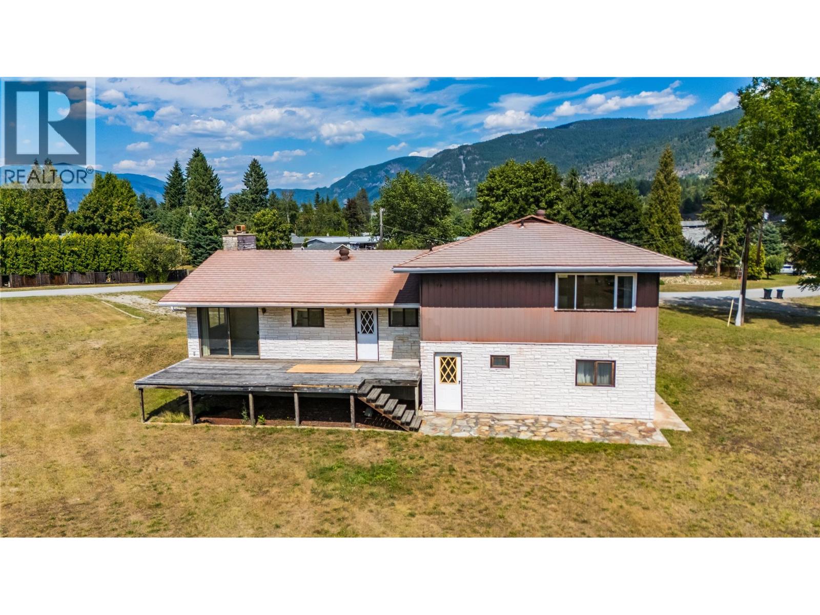 412 104th Street, Castlegar, British Columbia V1N 3G5 - Photo 49 - 10374466