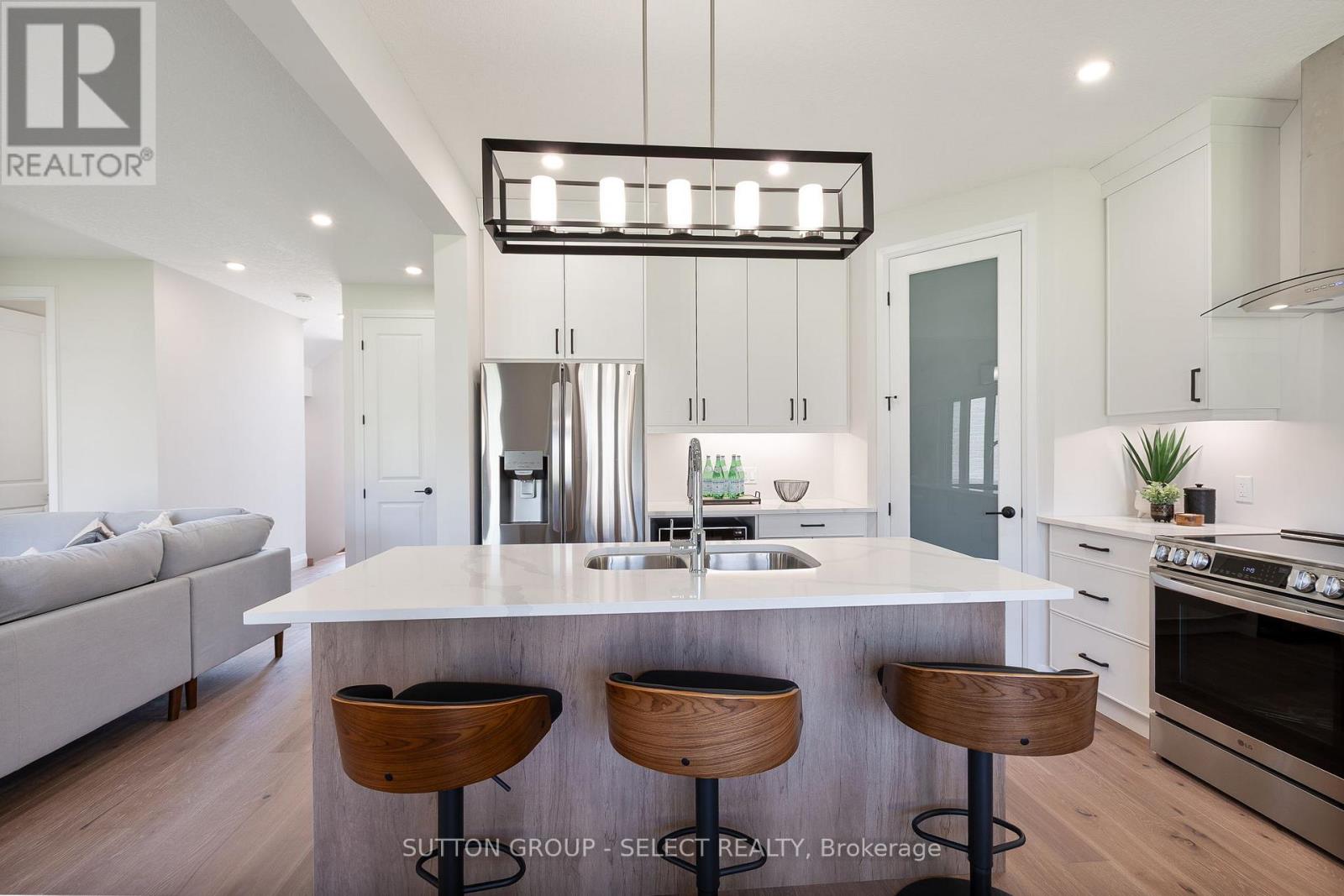 6366 Heathwoods Avenue, London South, Ontario  N6P 1H5 - Photo 12 - X12744044