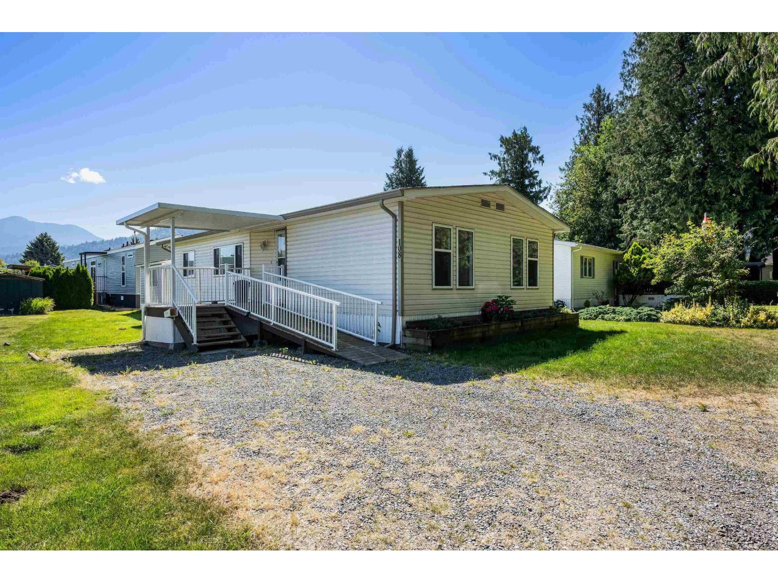 108 6035 Vedder Road, Sardis South, Chilliwack, British Columbia  V2R 1C5 - Photo 1 - R3085025