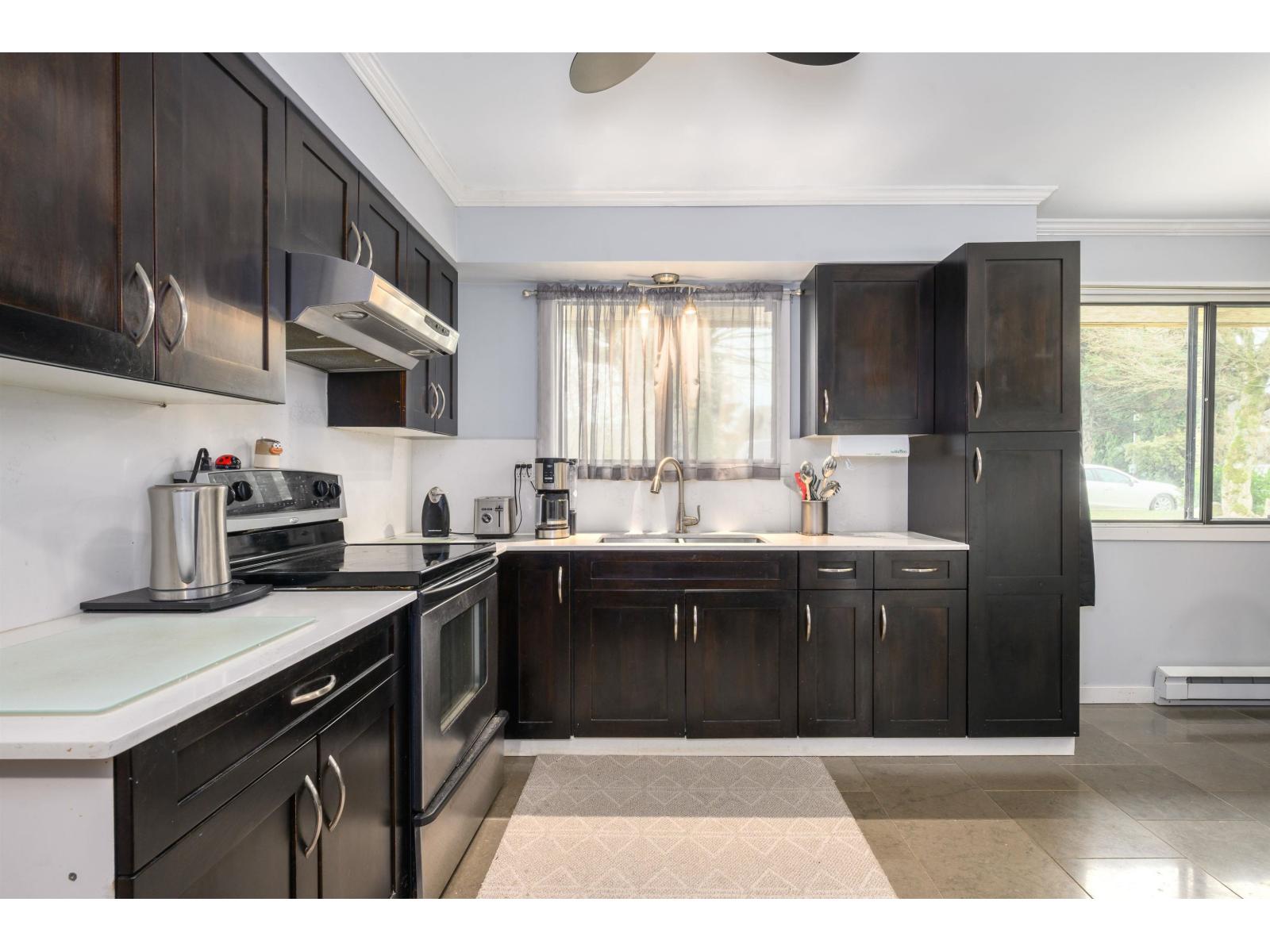 34327 Catchpole Avenue, Mission, British Columbia  V2V 6P2 - Photo 5 - R3084642