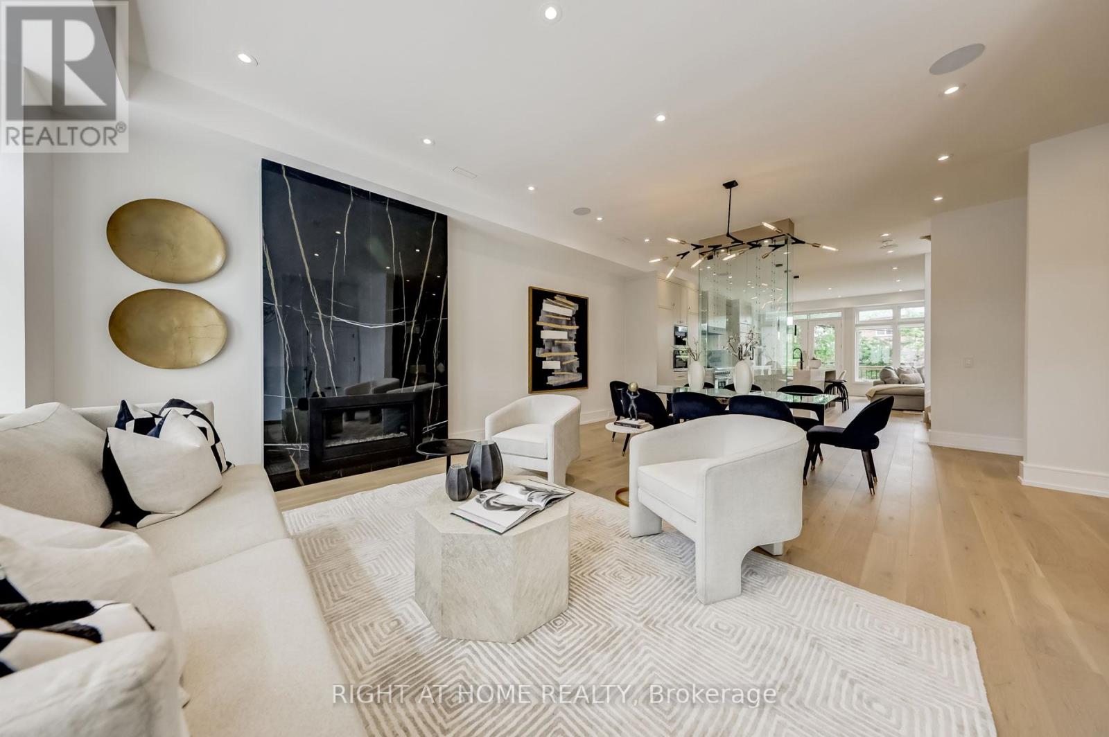 102 Parklea Drive, Toronto, Ontario  M4G 2J8 - Photo 21 - C12744042