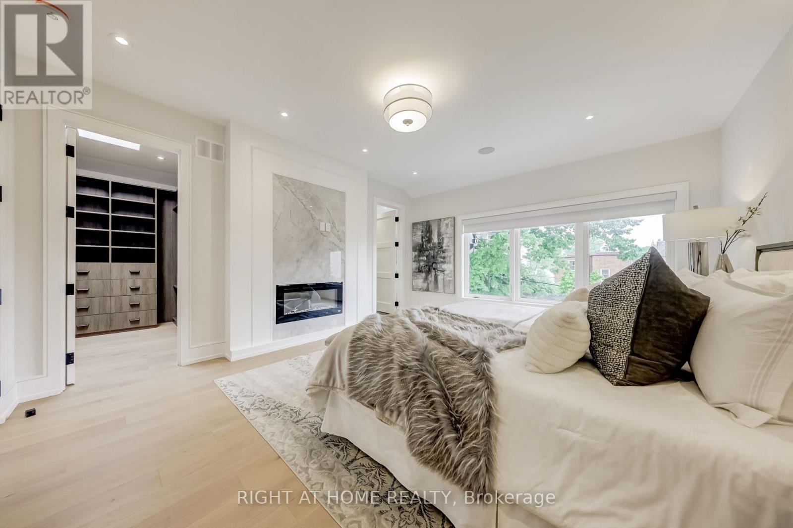 102 Parklea Drive, Toronto, Ontario  M4G 2J8 - Photo 28 - C12744042