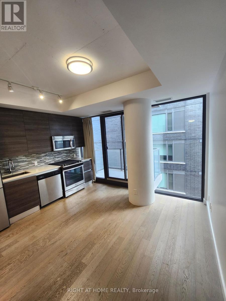 1301 - 111 Bathurst Street, Toronto, Ontario M5V 0M9 - Photo 14 - C12744054