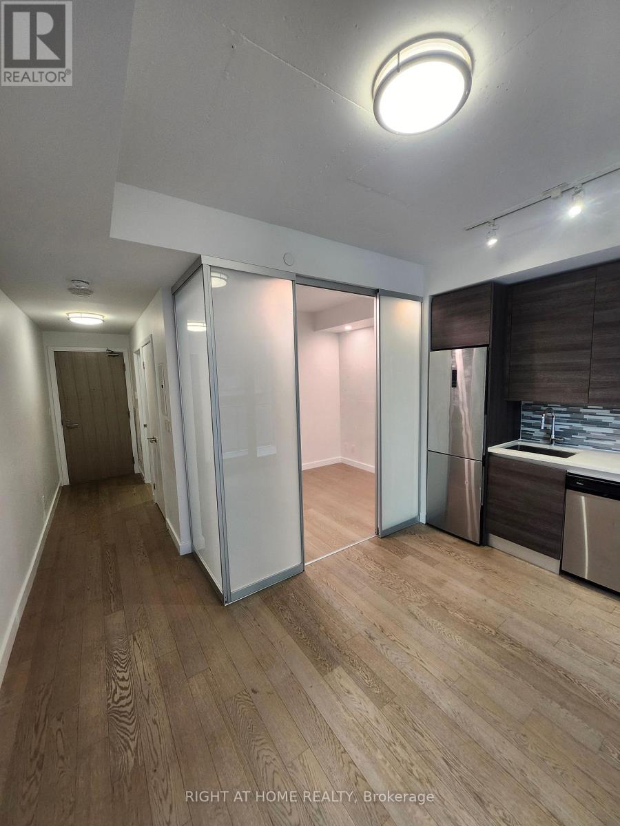 1301 - 111 Bathurst Street, Toronto, Ontario M5V 0M9 - Photo 21 - C12744054