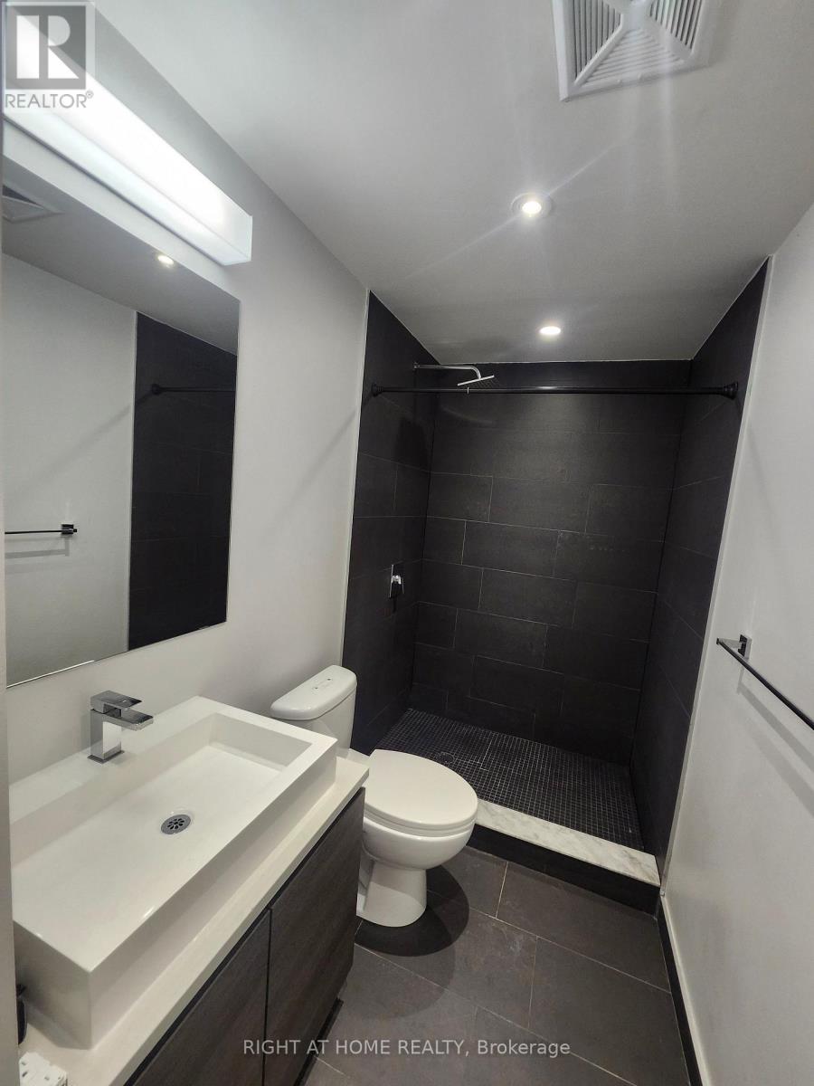 1301 - 111 Bathurst Street, Toronto, Ontario M5V 0M9 - Photo 23 - C12744054