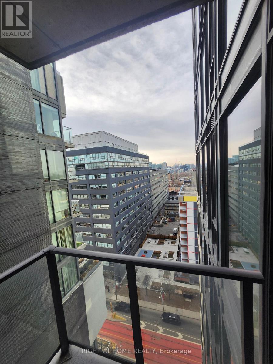 1301 - 111 Bathurst Street, Toronto, Ontario M5V 0M9 - Photo 28 - C12744054