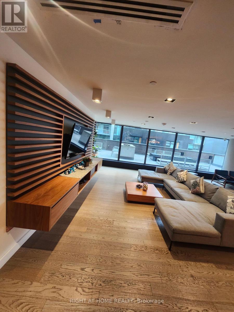 1301 - 111 Bathurst Street, Toronto, Ontario M5V 0M9 - Photo 29 - C12744054