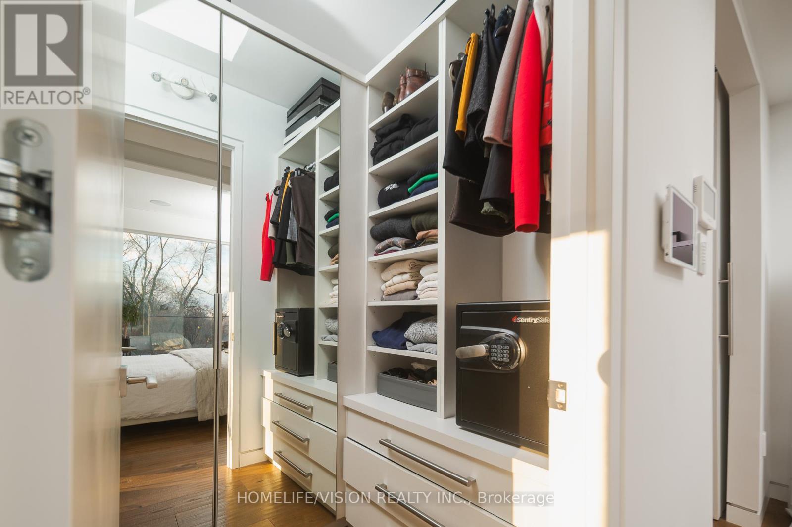 4 Astley Avenue, Toronto, Ontario  M4W 3B4 - Photo 14 - C12744064