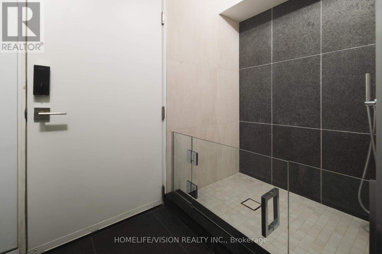 4 Astley Avenue, Toronto, Ontario  M4W 3B4 - Photo 2 - C12744064