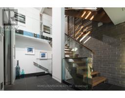 4 ASTLEY AVENUE, Toronto, Ontario