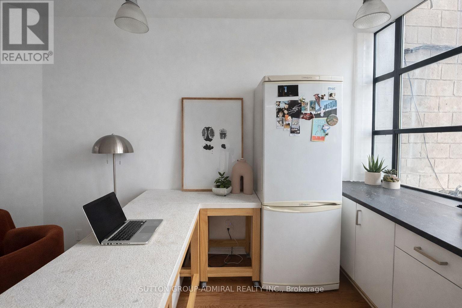 2r - 1024 Queen Street W, Toronto, Ontario  M6J 1H6 - Photo 3 - C12744084