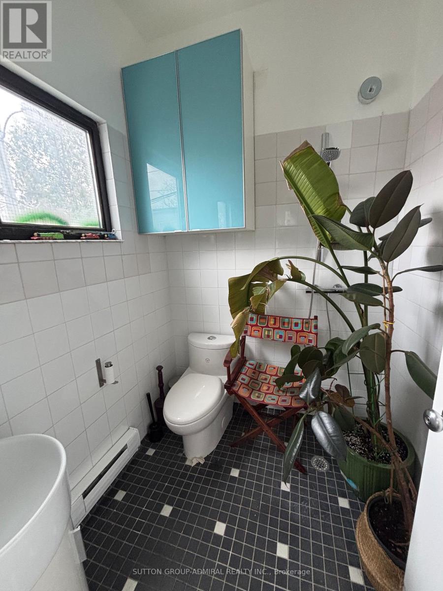 2r - 1024 Queen Street W, Toronto, Ontario  M6J 1H6 - Photo 4 - C12744084