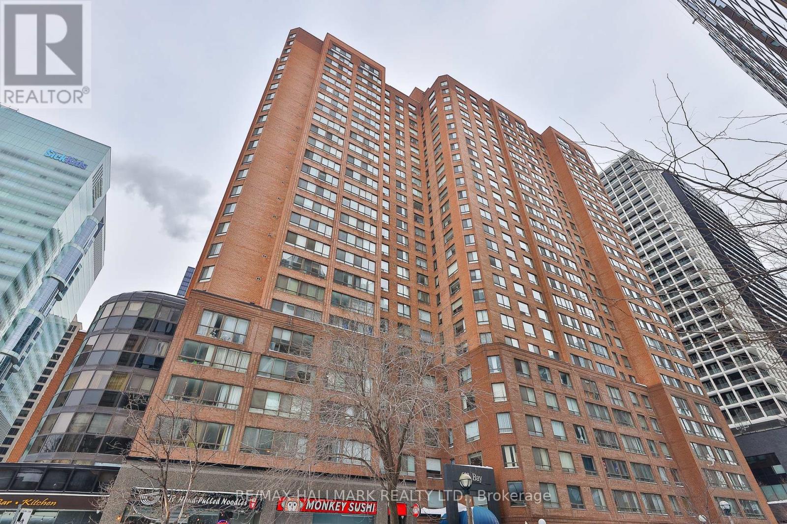 1805 - 633 Bay Street, Toronto, Ontario  M5G 2G4 - Photo 14 - C12744098