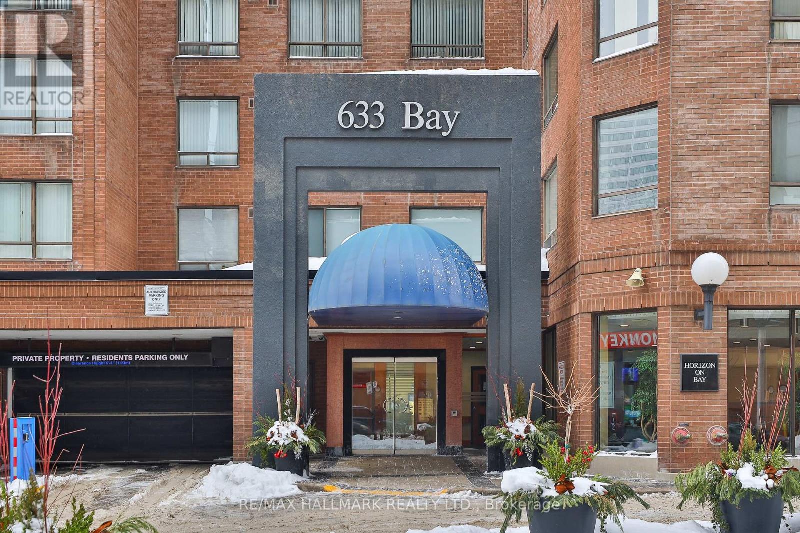 1805 - 633 Bay Street, Toronto, Ontario  M5G 2G4 - Photo 15 - C12744098