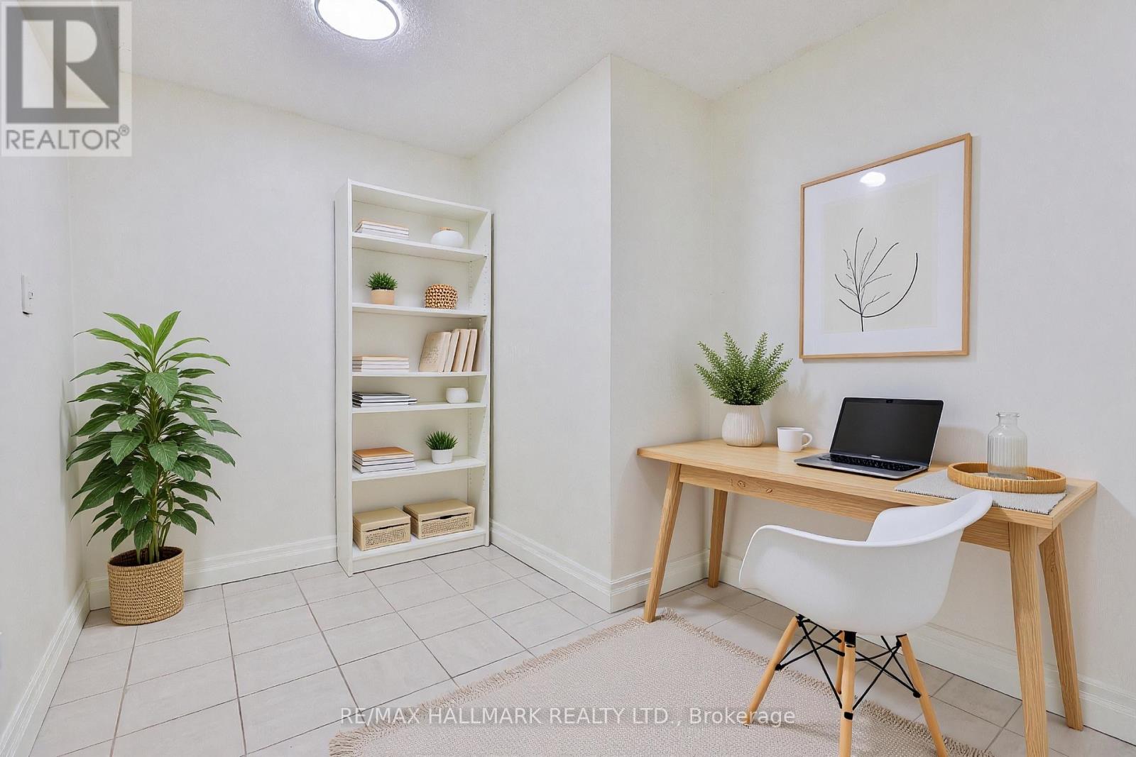 1805 - 633 Bay Street, Toronto, Ontario  M5G 2G4 - Photo 9 - C12744098