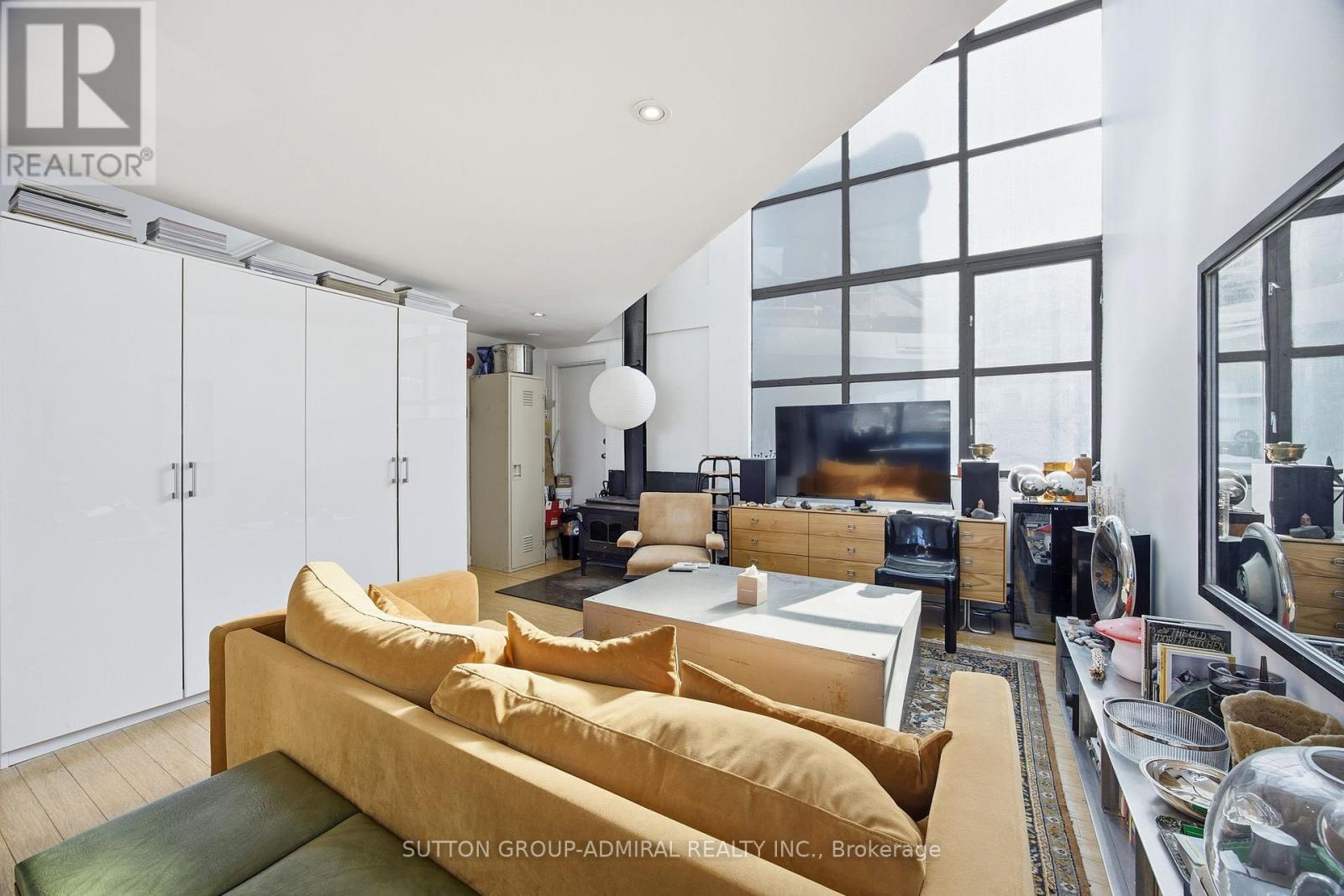 #3 - 1024 Queen Street W, Toronto, Ontario  M6J 1H6 - Photo 1 - C12744116