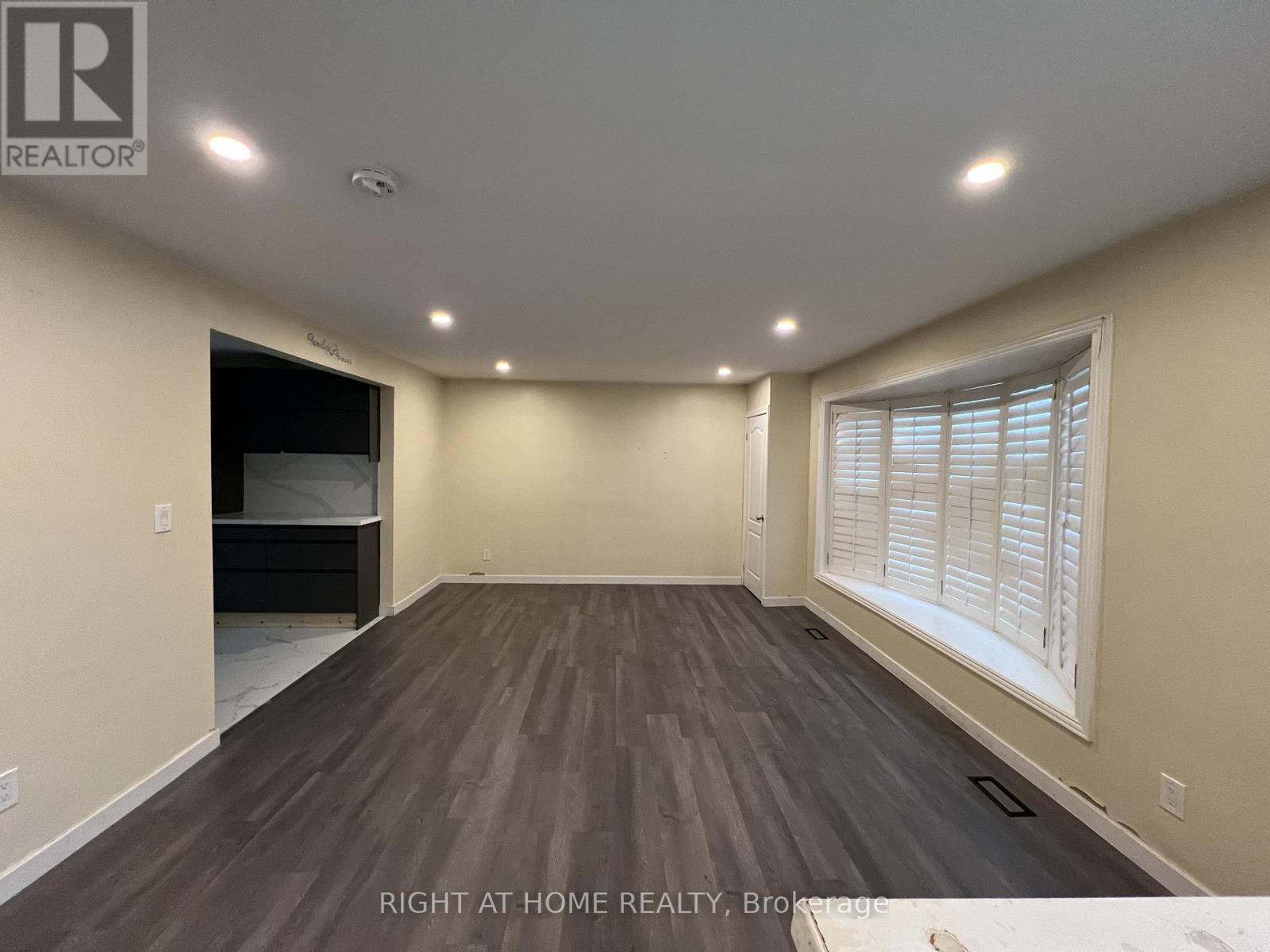 1560 EVANGELINE DRIVE, Oshawa, Ontario