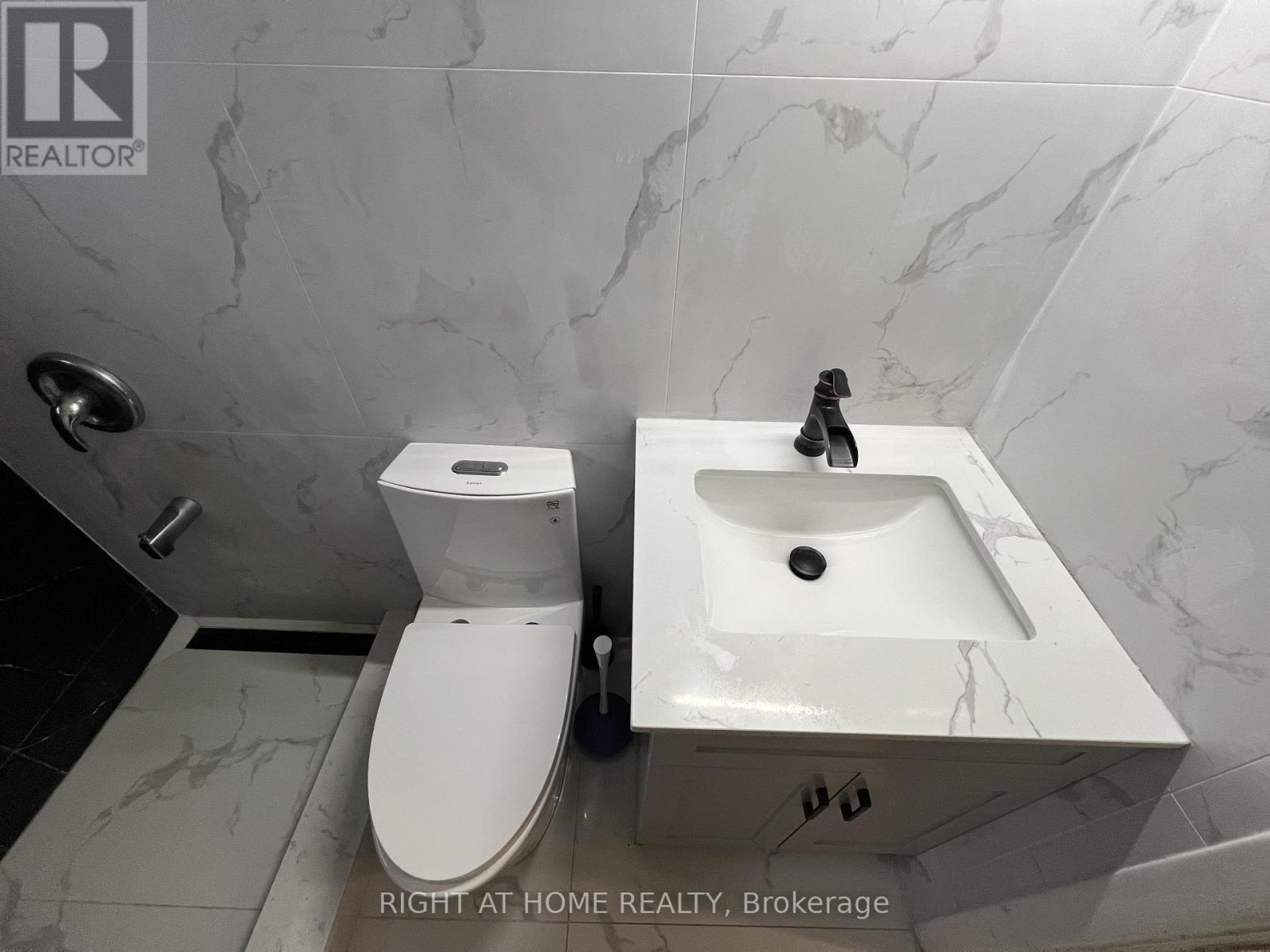 1560 Evangeline Drive, Oshawa, Ontario  L1J 3T2 - Photo 11 - E12744072