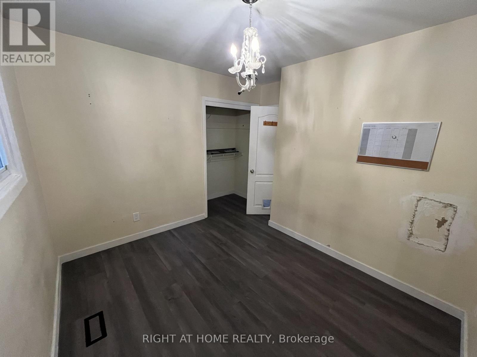 1560 Evangeline Drive, Oshawa, Ontario  L1J 3T2 - Photo 8 - E12744072