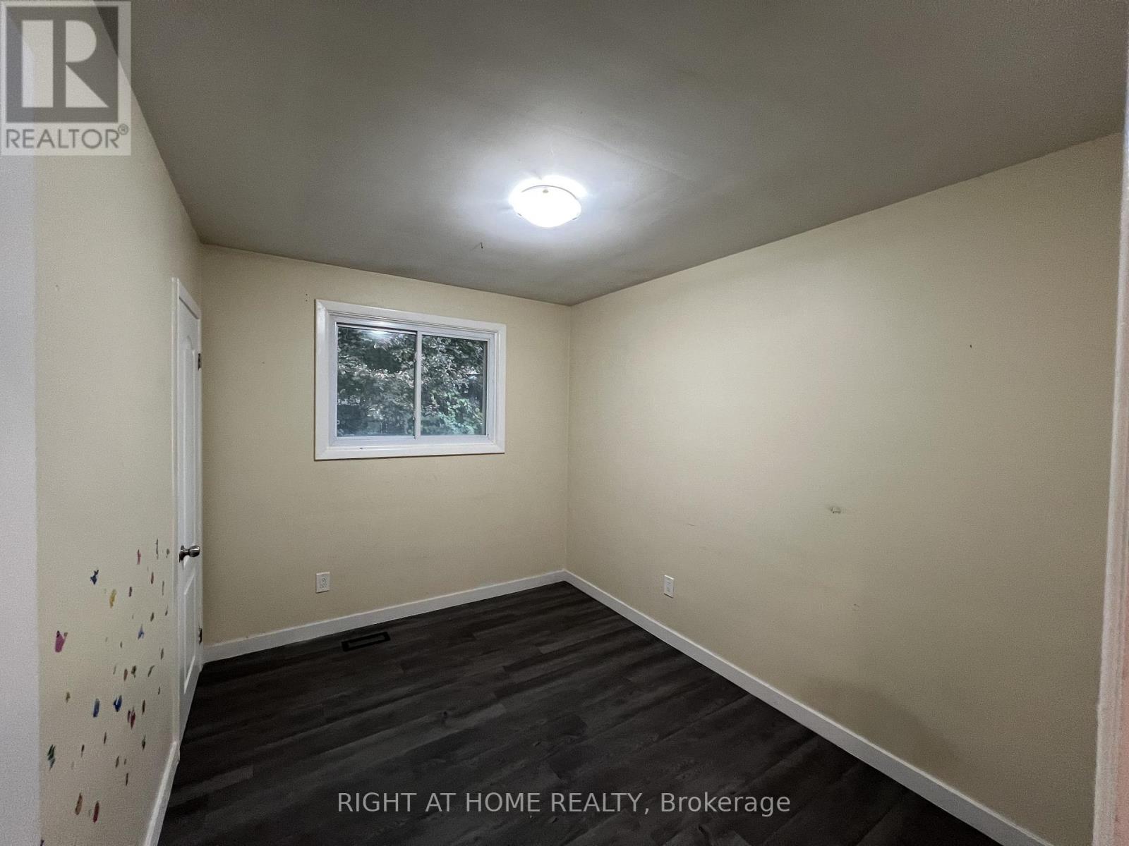 1560 Evangeline Drive, Oshawa, Ontario  L1J 3T2 - Photo 9 - E12744072