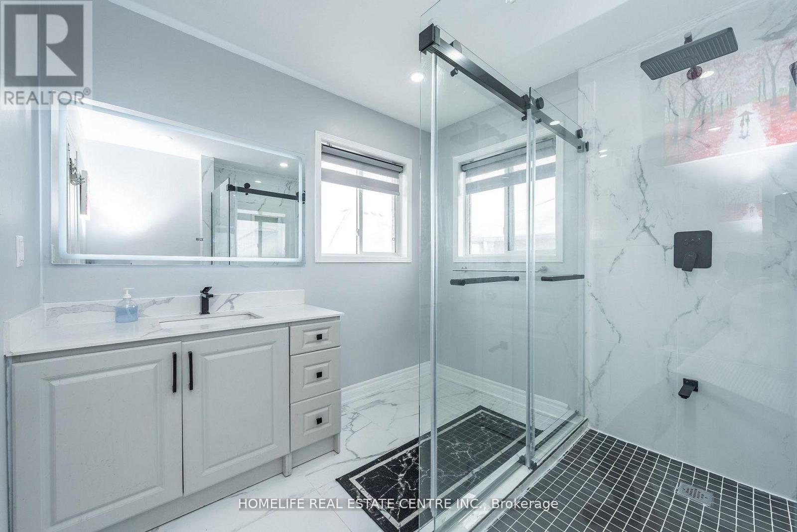 108 Fairhill Avenue, Brampton, Ontario  L7A 2H5 - Photo 22 - W12744058