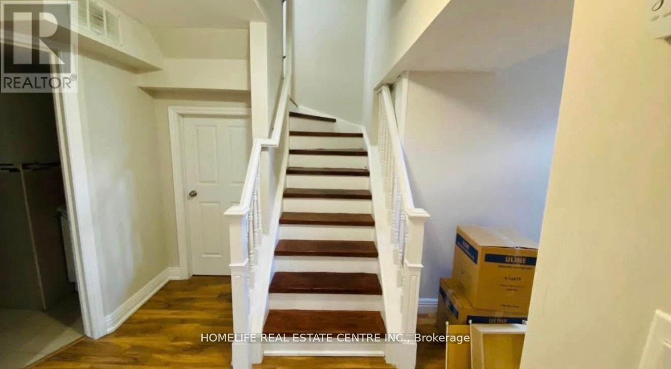 108 Fairhill Avenue, Brampton, Ontario  L7A 2H5 - Photo 33 - W12744058