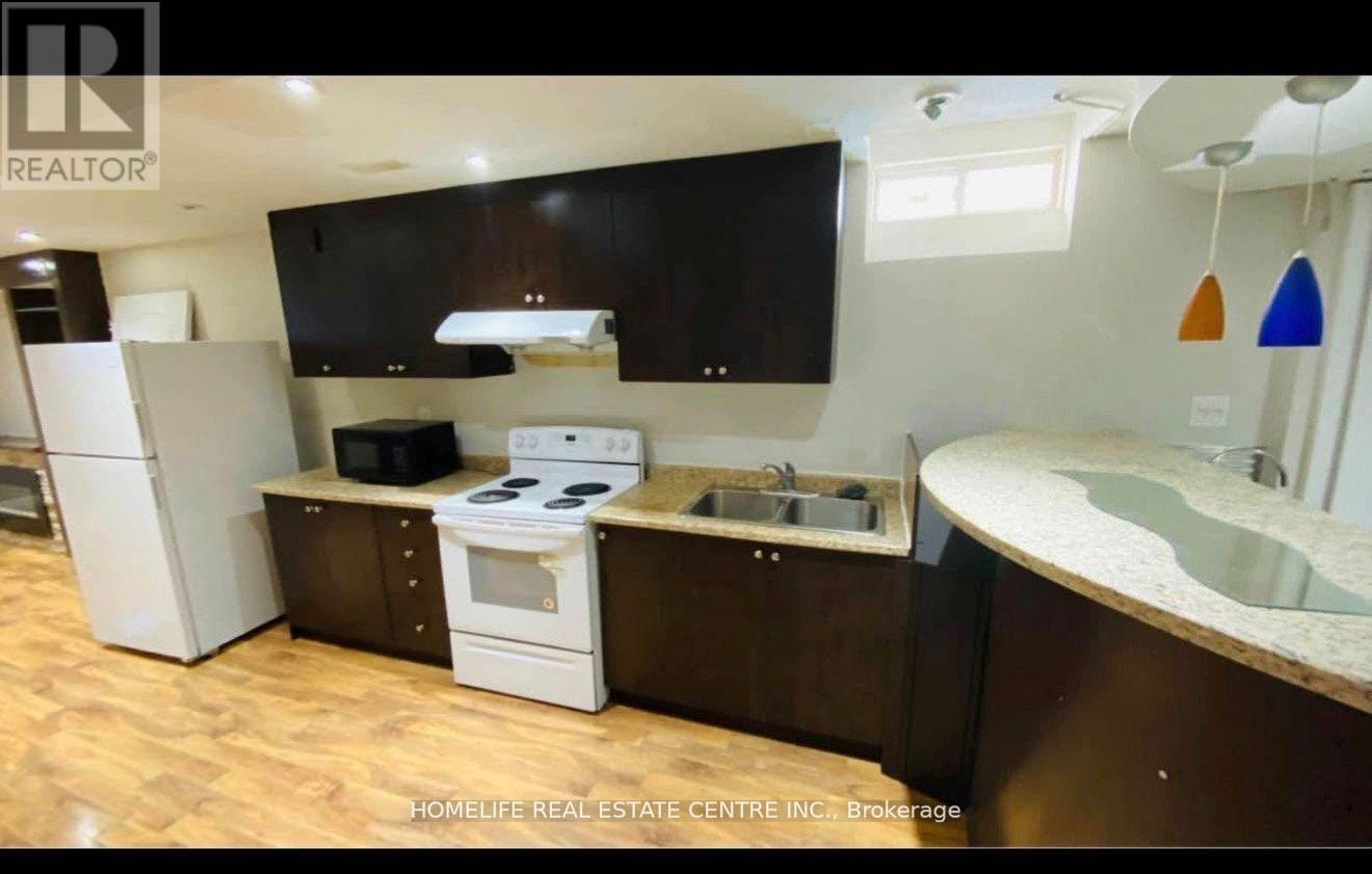 108 Fairhill Avenue, Brampton, Ontario  L7A 2H5 - Photo 35 - W12744058