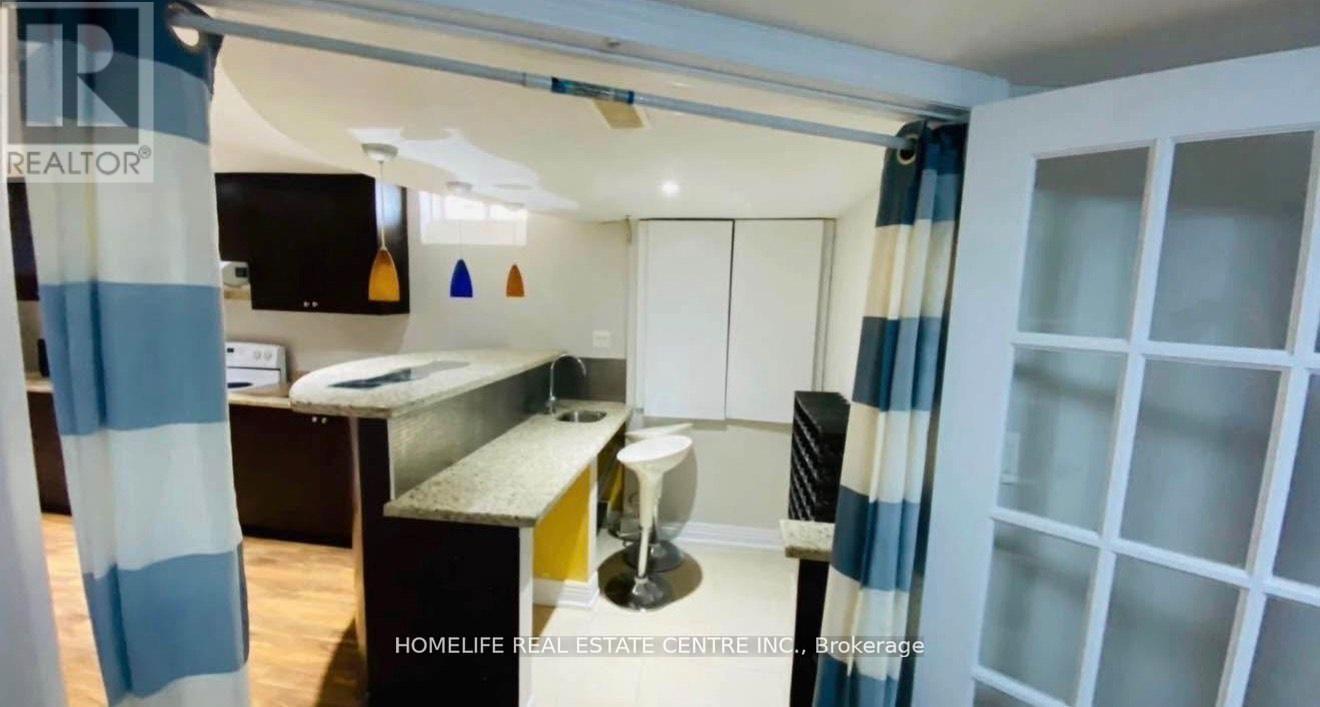 108 Fairhill Avenue, Brampton, Ontario  L7A 2H5 - Photo 36 - W12744058