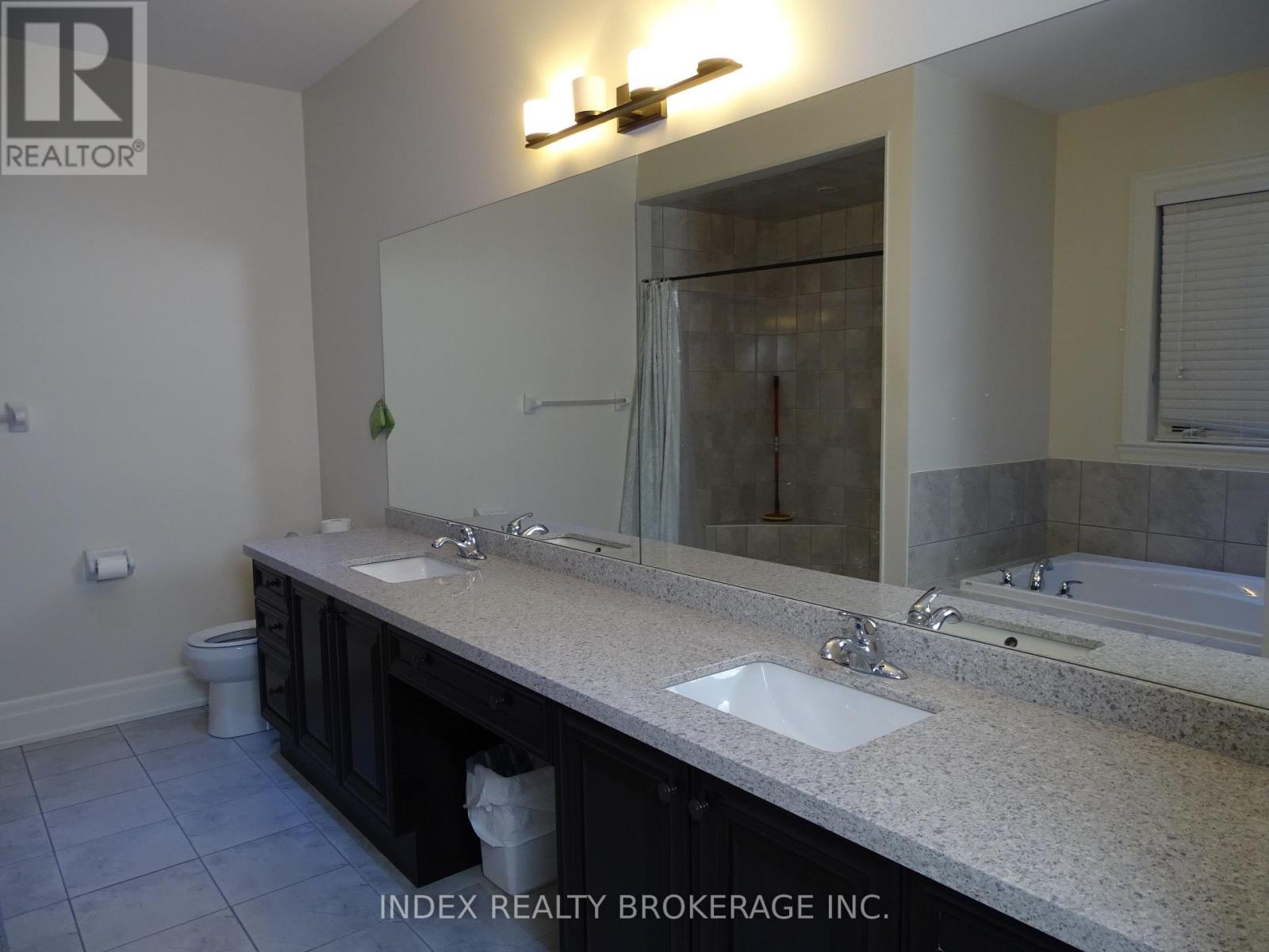 24 Llyod Sanderson Drive, Brampton, Ontario  L6Y 3A5 - Photo 13 - W12744094