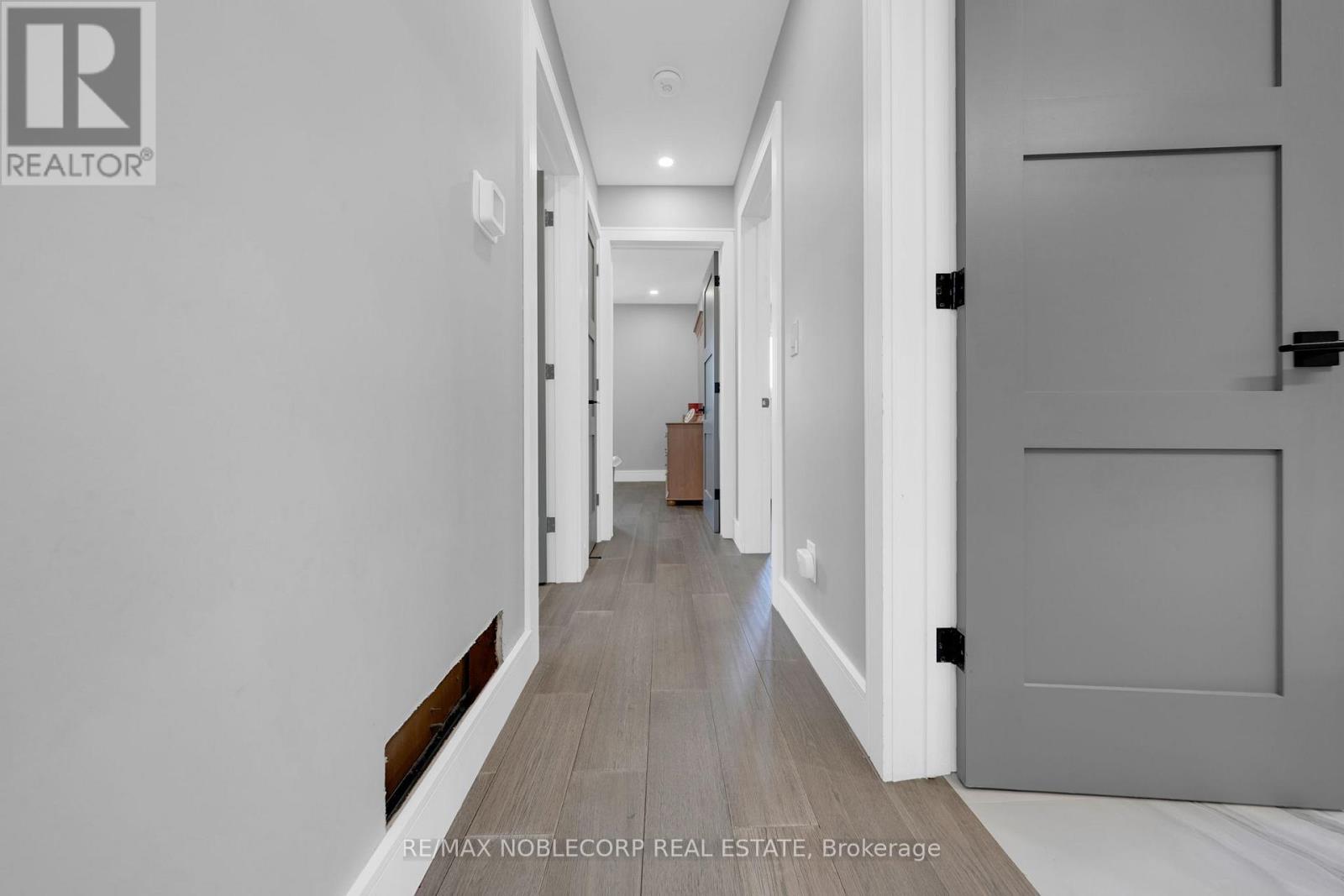 2515 Hensall Street, Mississauga, Ontario  L5A 2T1 - Photo 15 - W12744126