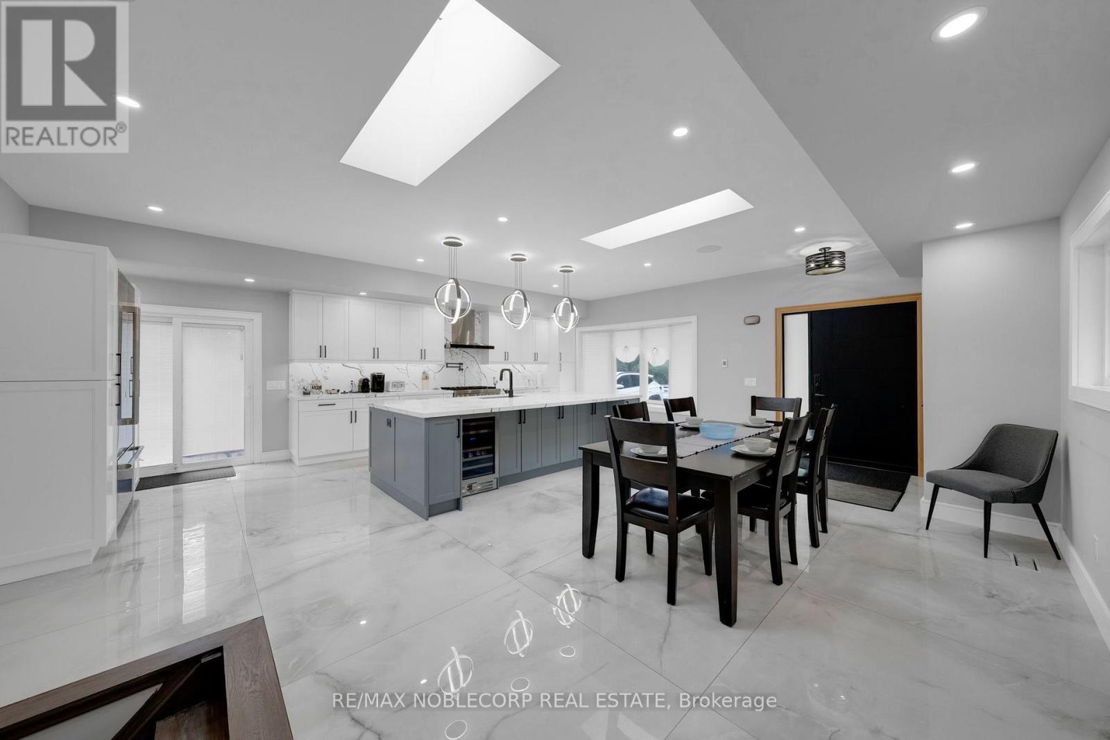 2515 Hensall Street, Mississauga, Ontario  L5A 2T1 - Photo 36 - W12744126