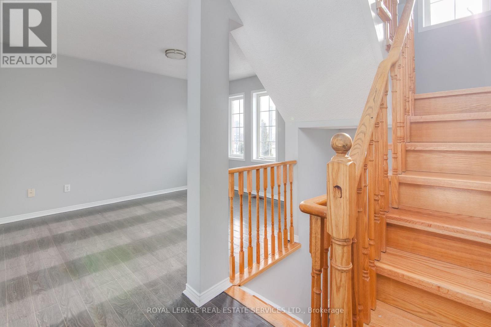 2162 St Clair Avenue W, Toronto, Ontario  M6N 5C1 - Photo 17 - W12744132