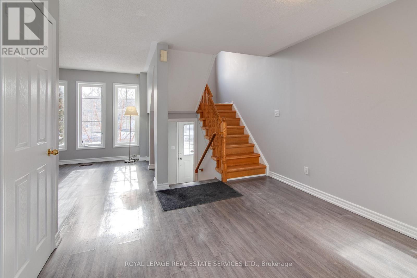 2162 St Clair Avenue W, Toronto, Ontario  M6N 5C1 - Photo 3 - W12744132