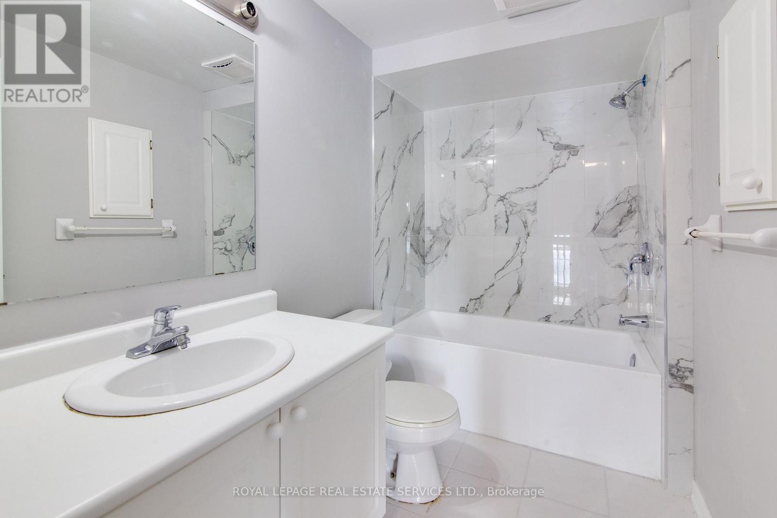 2162 St Clair Avenue W, Toronto, Ontario  M6N 5C1 - Photo 36 - W12744132