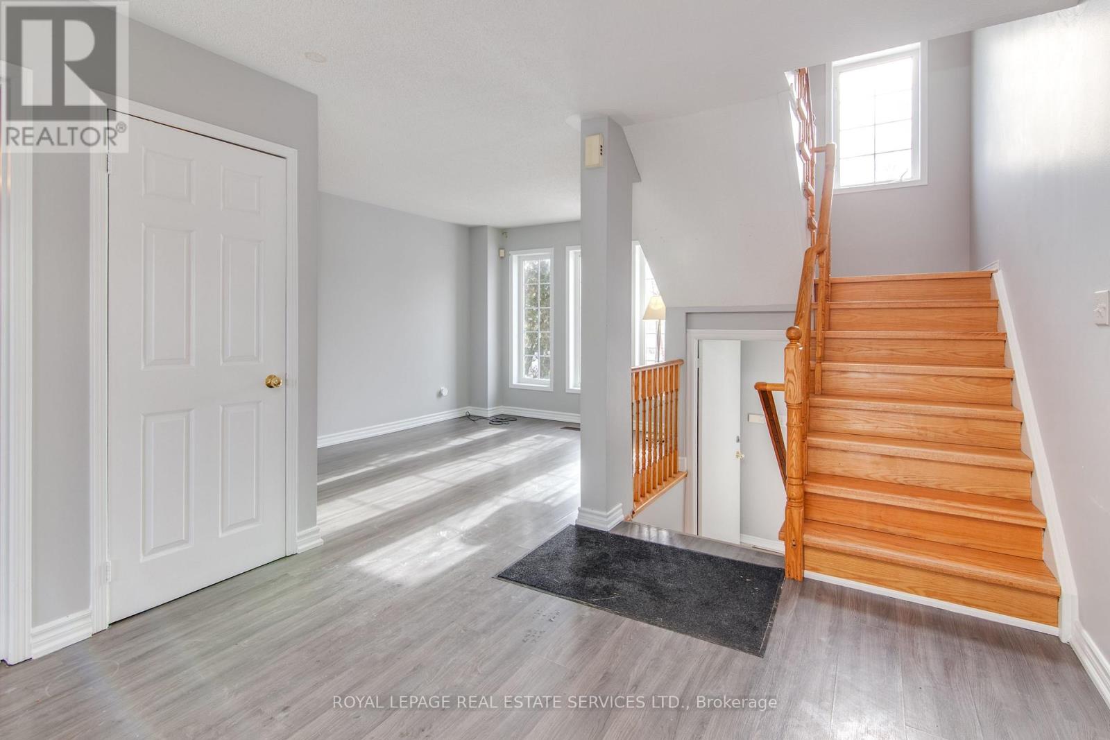 2162 St Clair Avenue W, Toronto, Ontario  M6N 5C1 - Photo 4 - W12744132