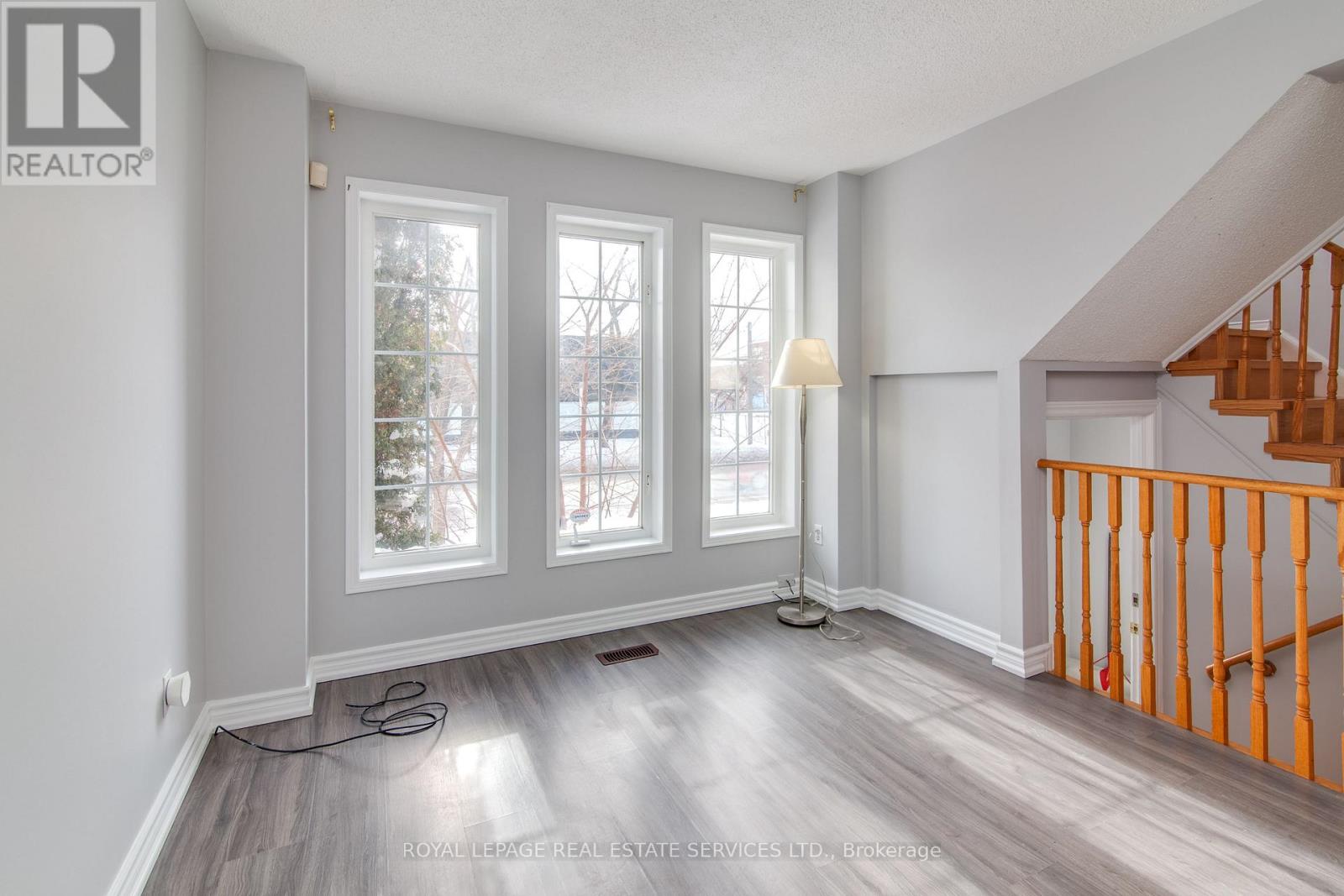 2162 St Clair Avenue W, Toronto, Ontario  M6N 5C1 - Photo 6 - W12744132