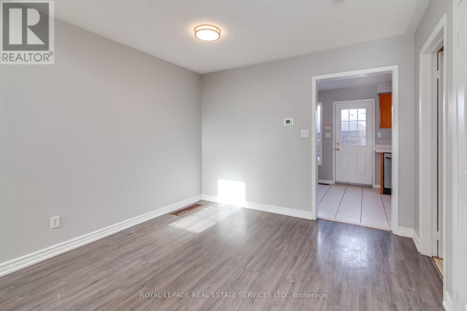 2162 St Clair Avenue W, Toronto, Ontario  M6N 5C1 - Photo 8 - W12744132