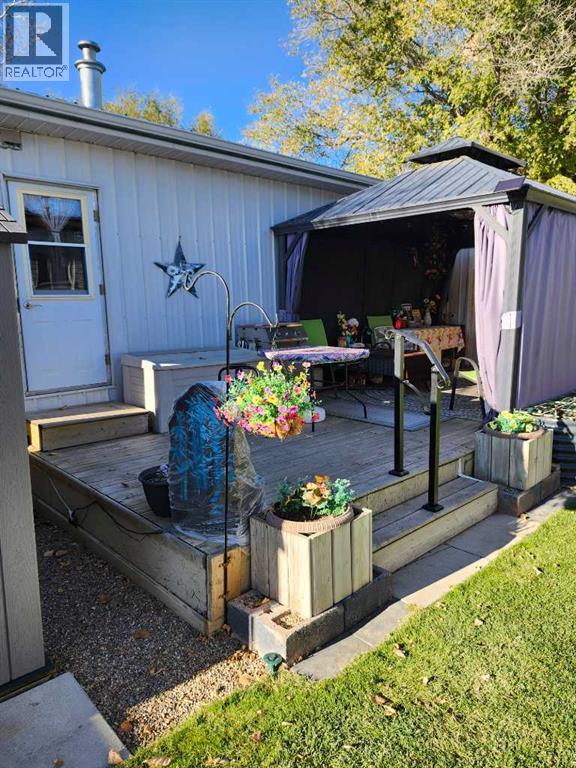 56 Greenbrook Village E, Brooks, Alberta  T1R 0R7 - Photo 2 - A2281966