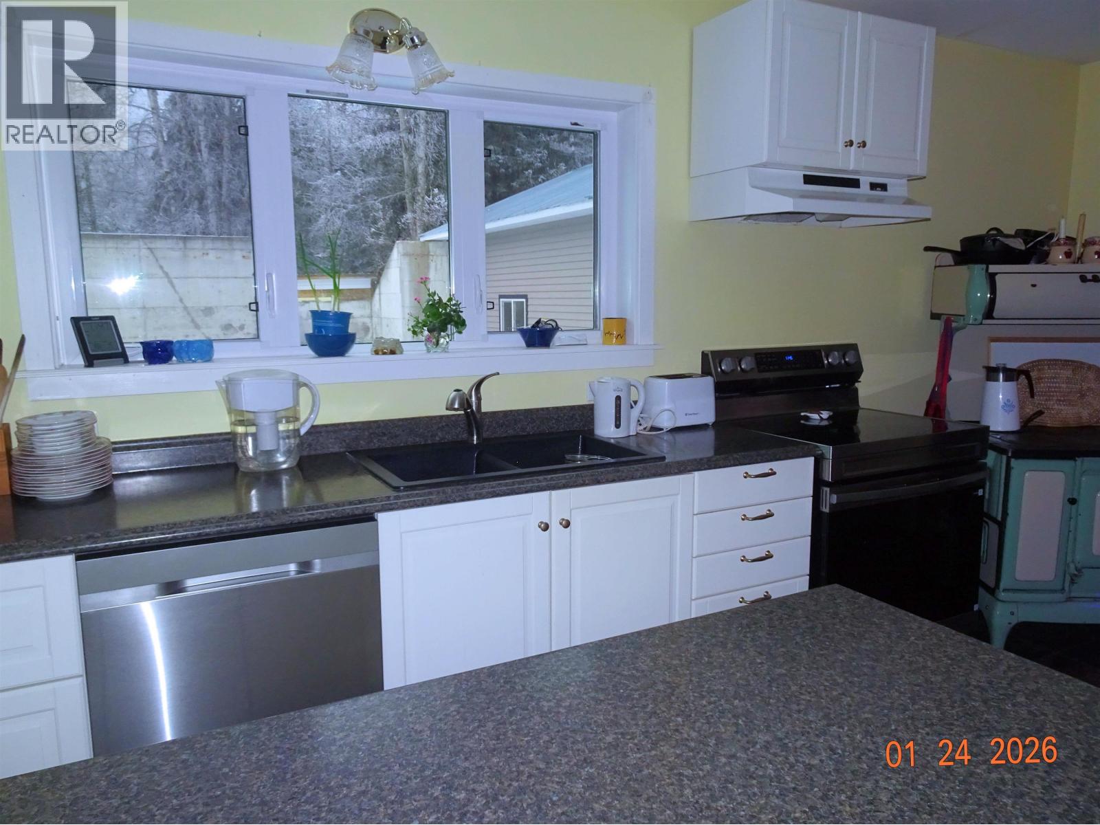 16685 Chief Lake Road, Prince George, British Columbia  V2K 5K3 - Photo 5 - R3022479