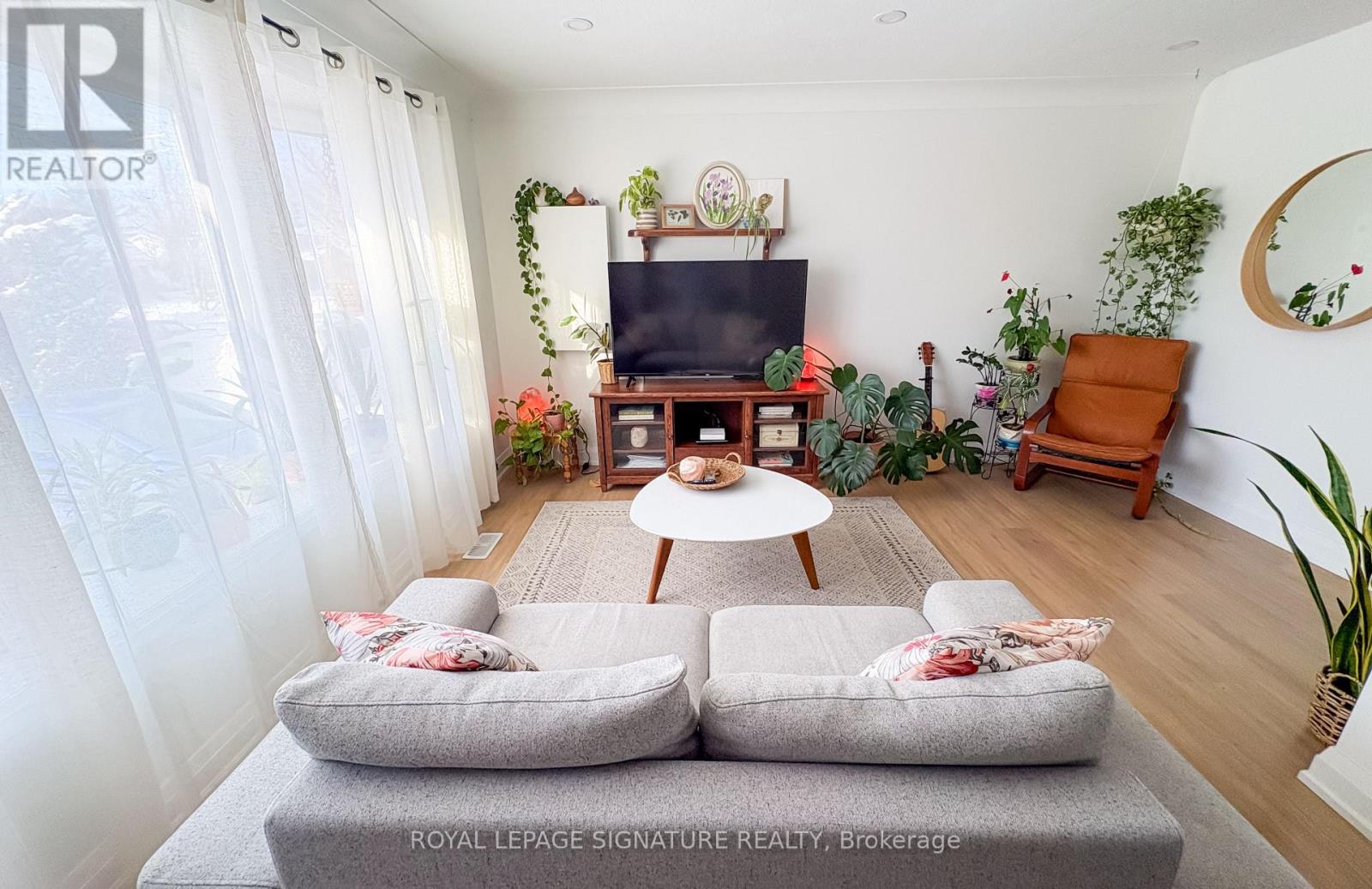 437 Upper Kenilworth Avenue, Hamilton, Ontario  L8T 4G7 - Photo 3 - X12744050