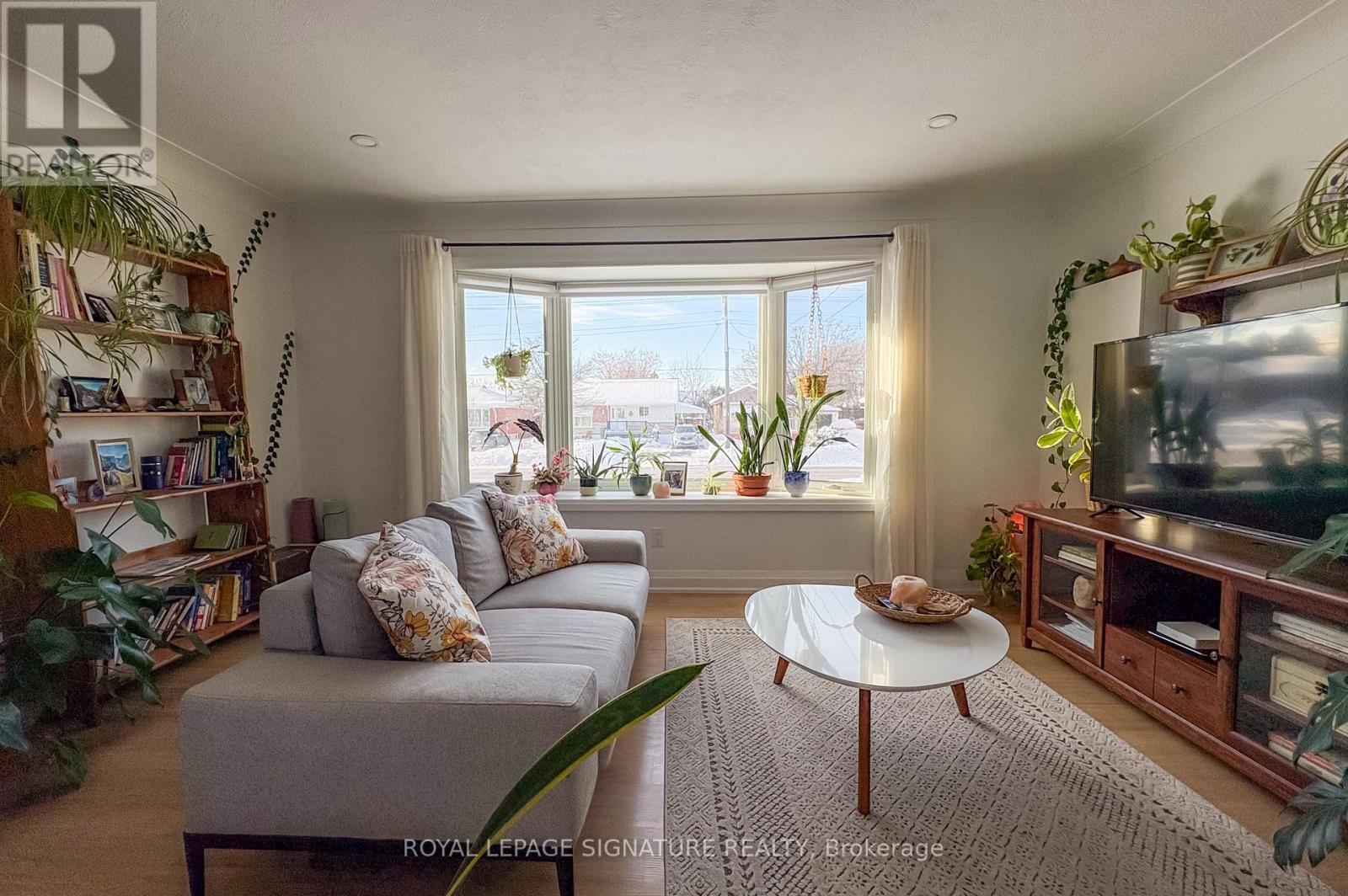 437 Upper Kenilworth Avenue, Hamilton, Ontario  L8T 4G7 - Photo 6 - X12744050