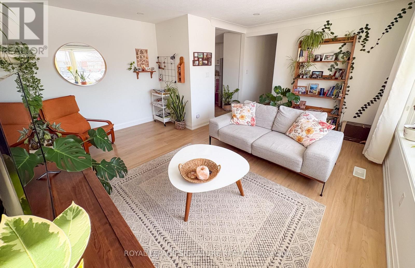 437 Upper Kenilworth Avenue, Hamilton, Ontario  L8T 4G7 - Photo 8 - X12744050