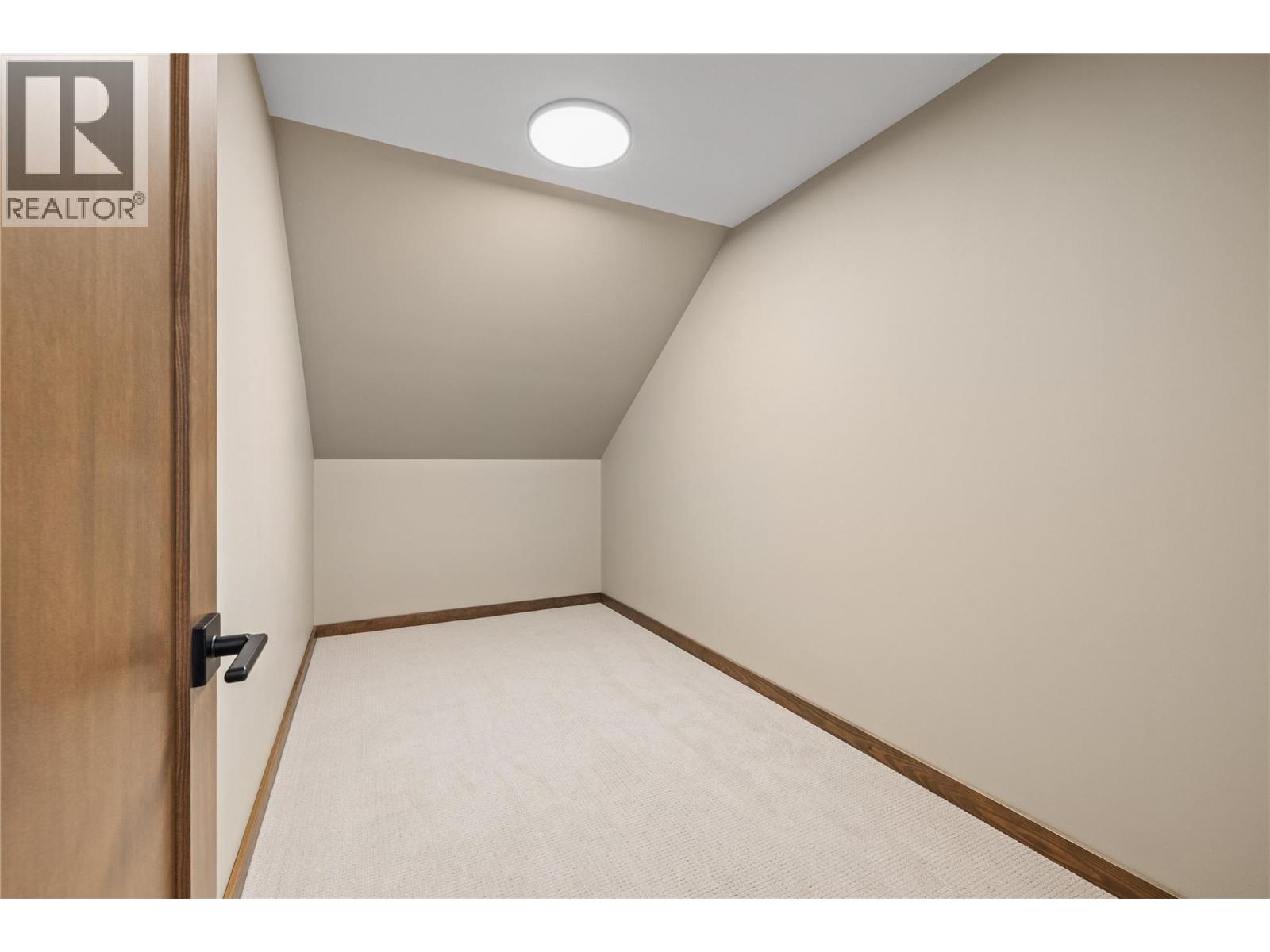 255 Feathertop Way Unit# 88 Big White Photo 31 255 Feathertop Way Unit# 88 Big White Photo 31