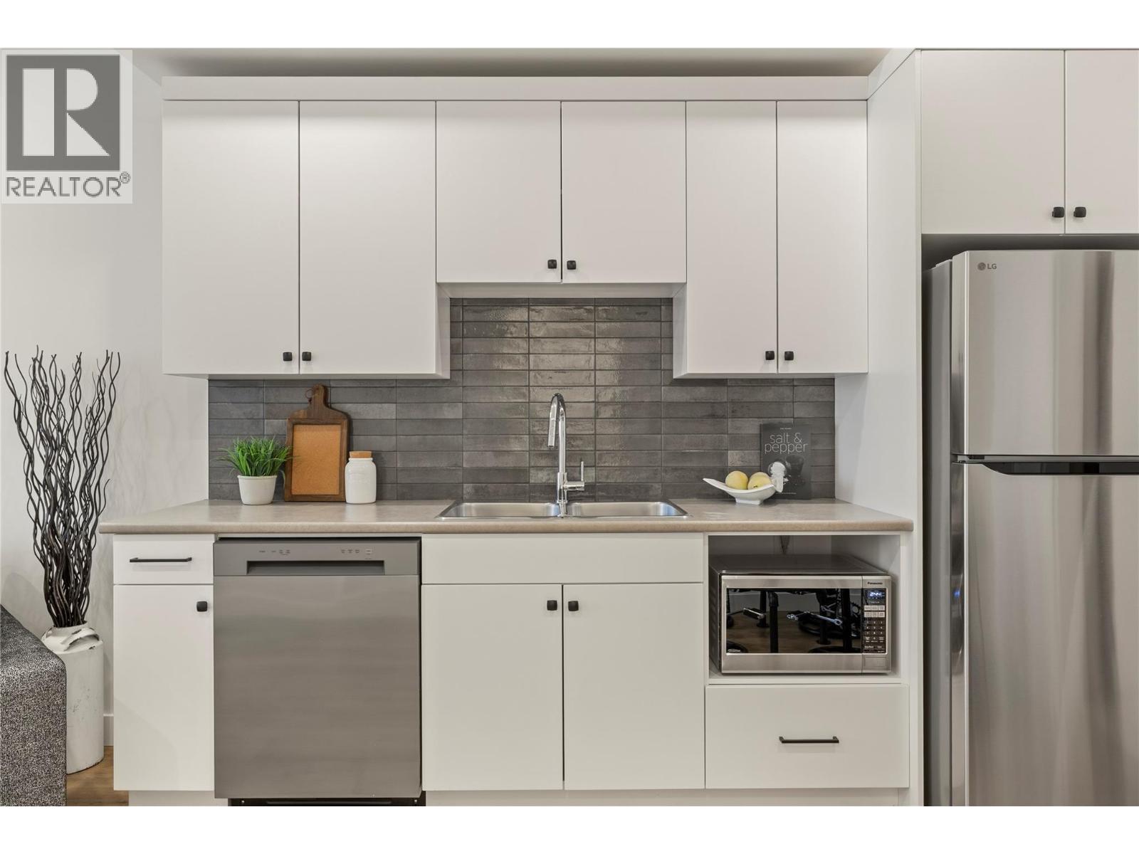 255 Feathertop Way Unit# 88 Big White Photo 40 255 Feathertop Way Unit# 88 Big White Photo 40